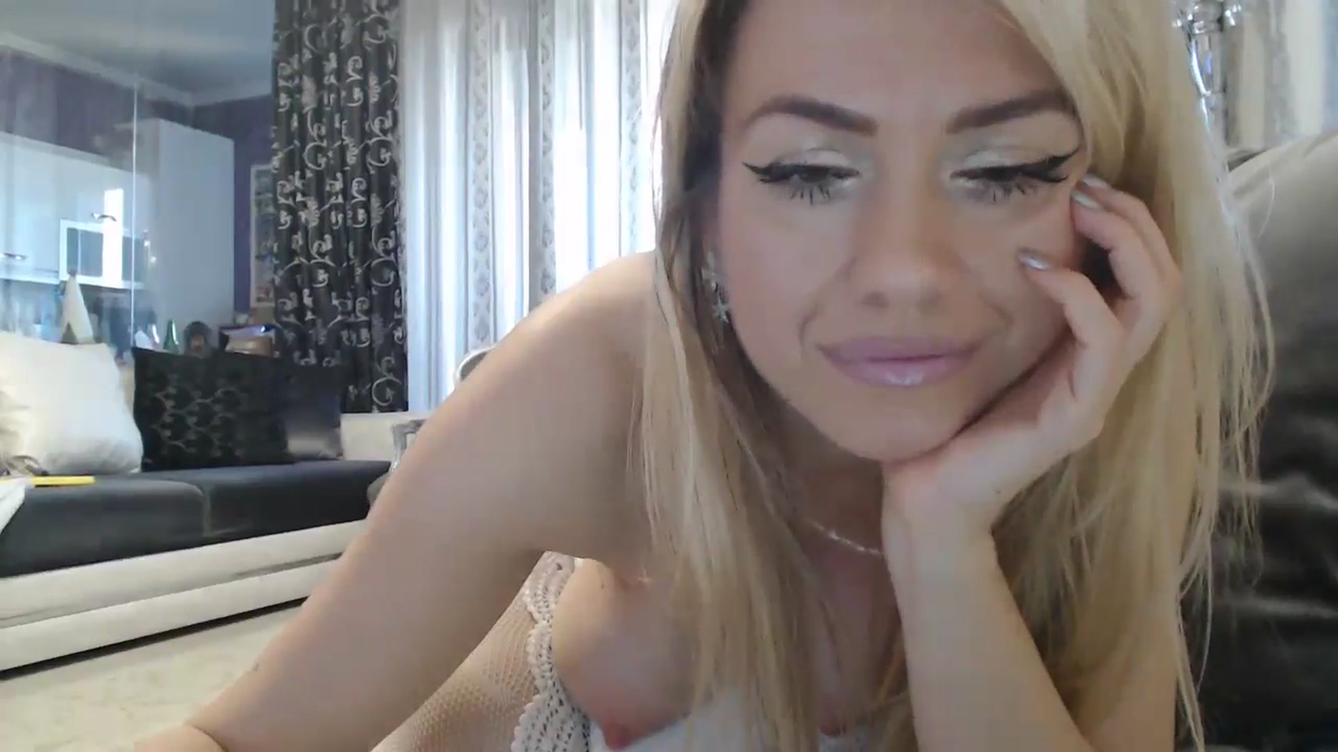 Gallery image thumbnail from SweetyKimmy's myfreecams stream on, 01/07/2025, 08:15 image 2 of 20
