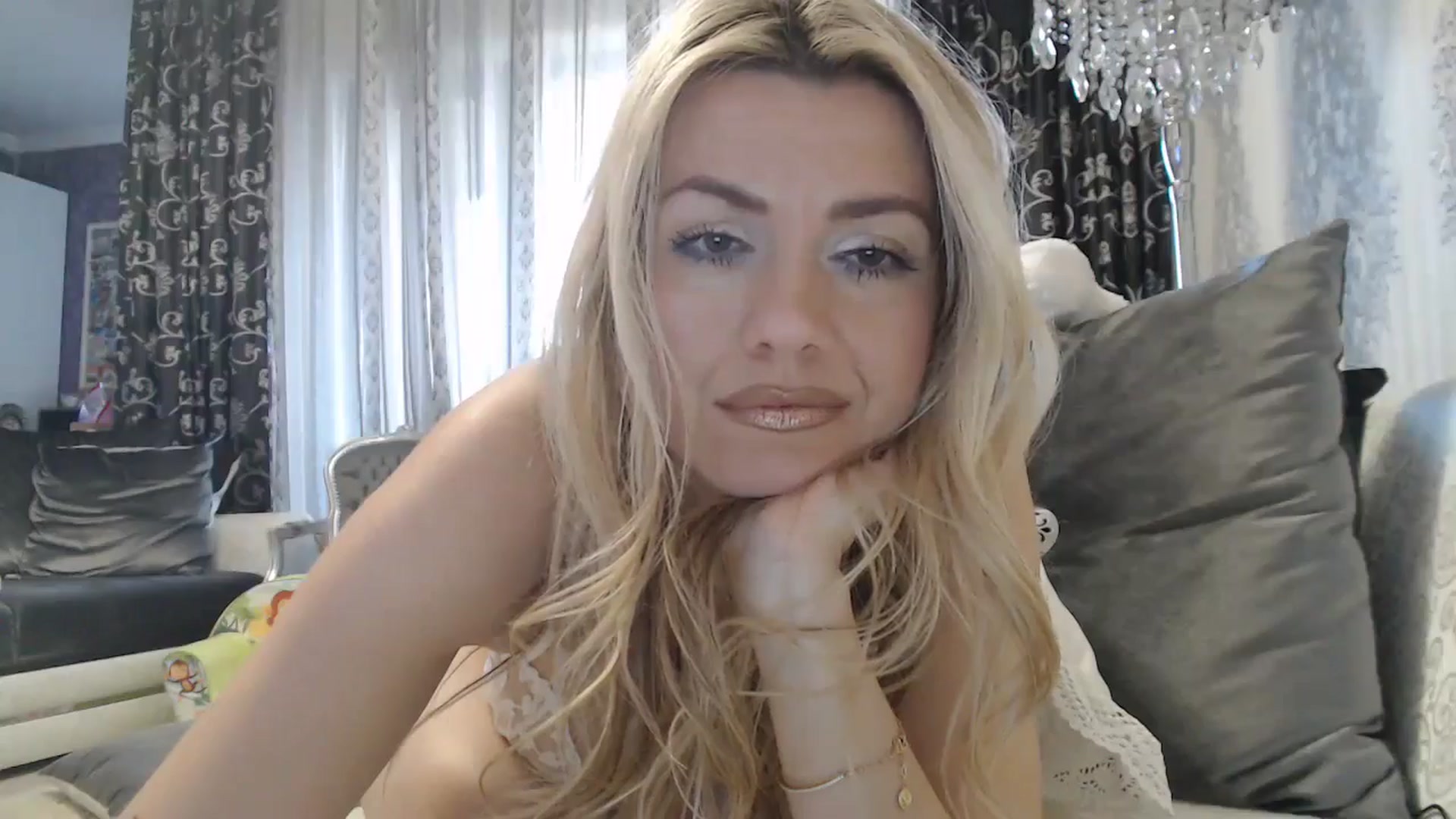 Gallery image thumbnail from SweetyKimmy's myfreecams stream on, 01/15/2025, 08:17 image 16 of 20
