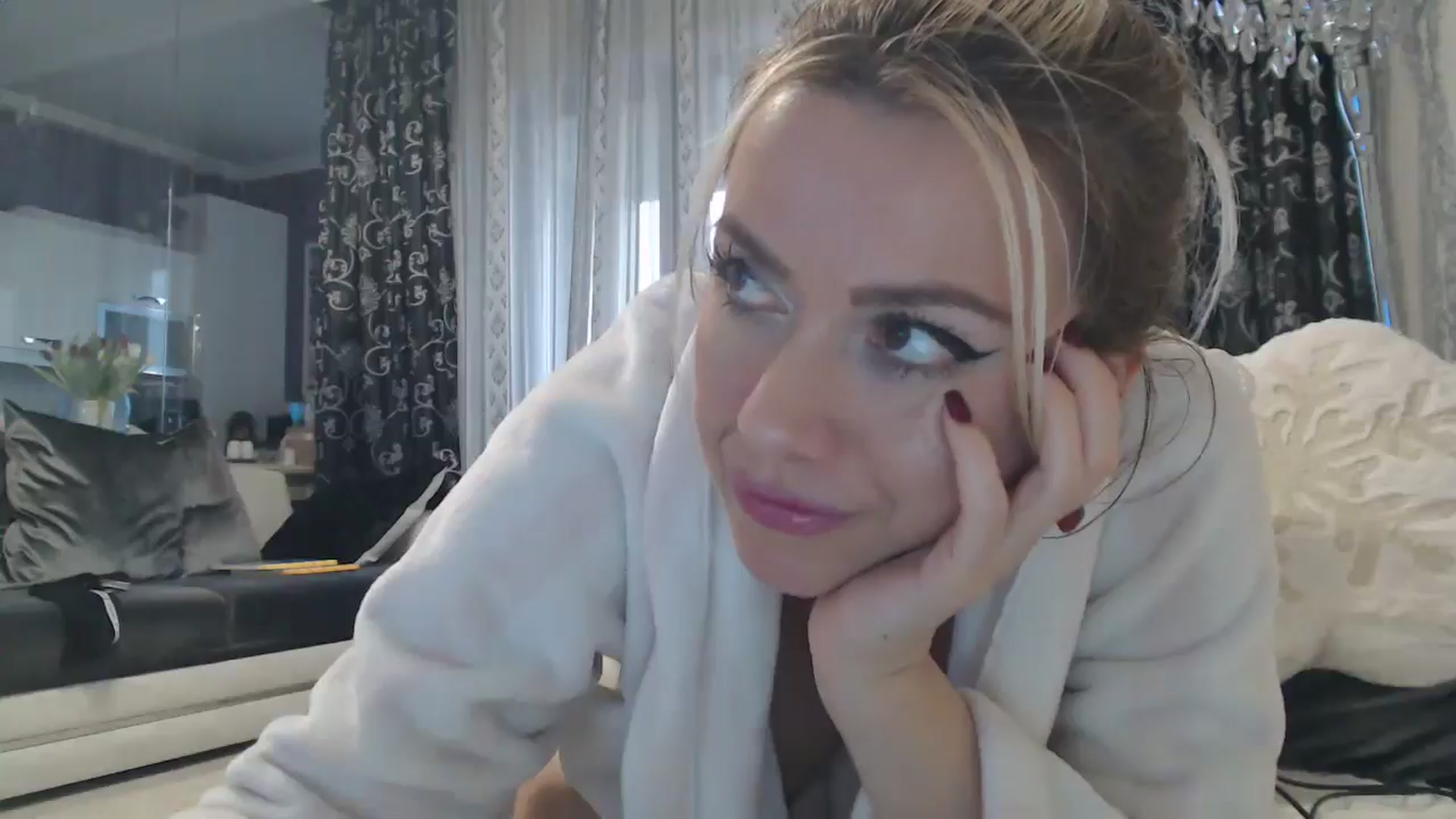 Gallery image thumbnail from SweetyKimmy's myfreecams stream on, 01/22/2025, 08:11 image 19 of 20