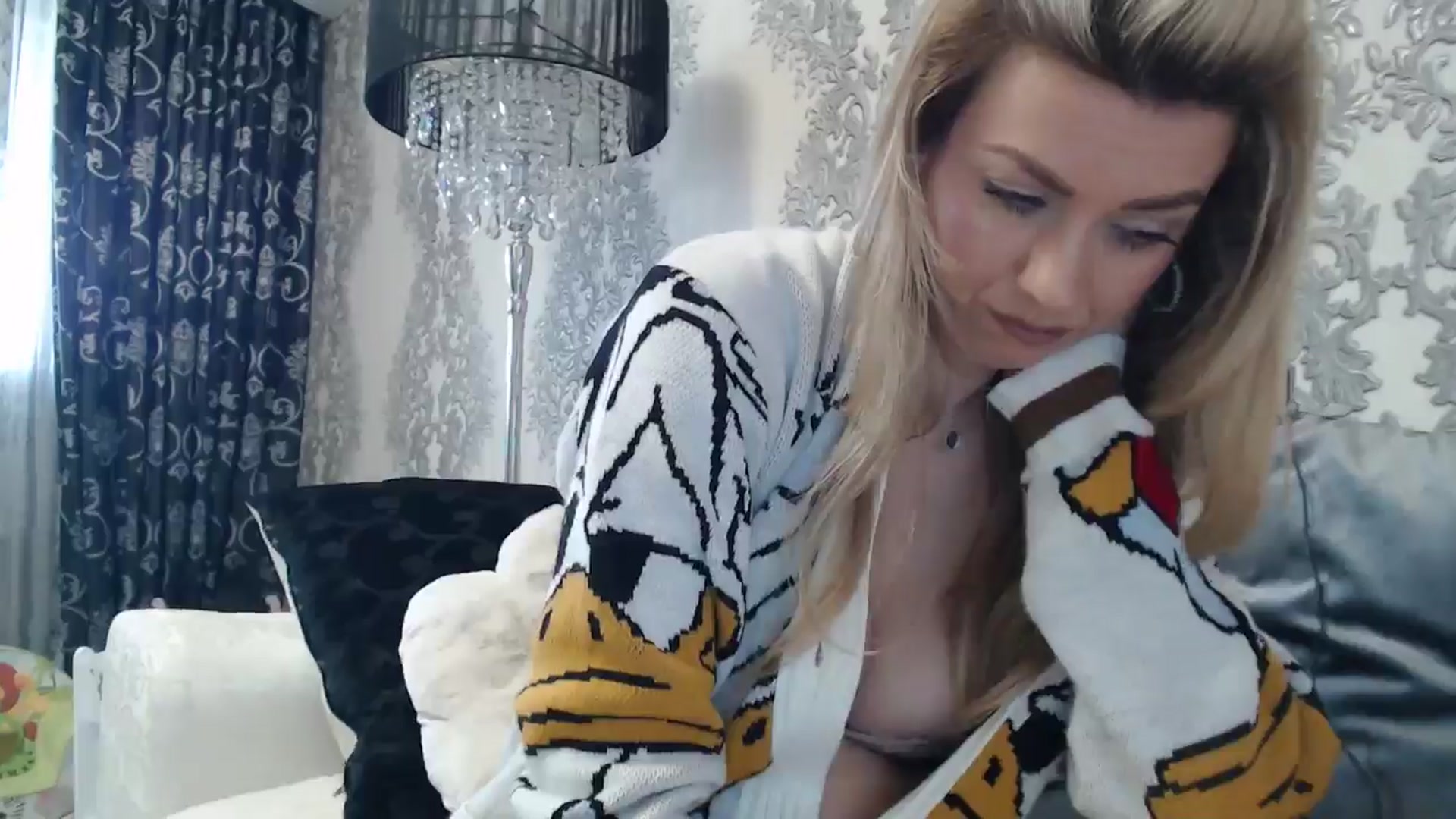 Gallery image thumbnail from SweetyKimmy's myfreecams stream on, 03/11/2025, 07:33 image 10 of 20