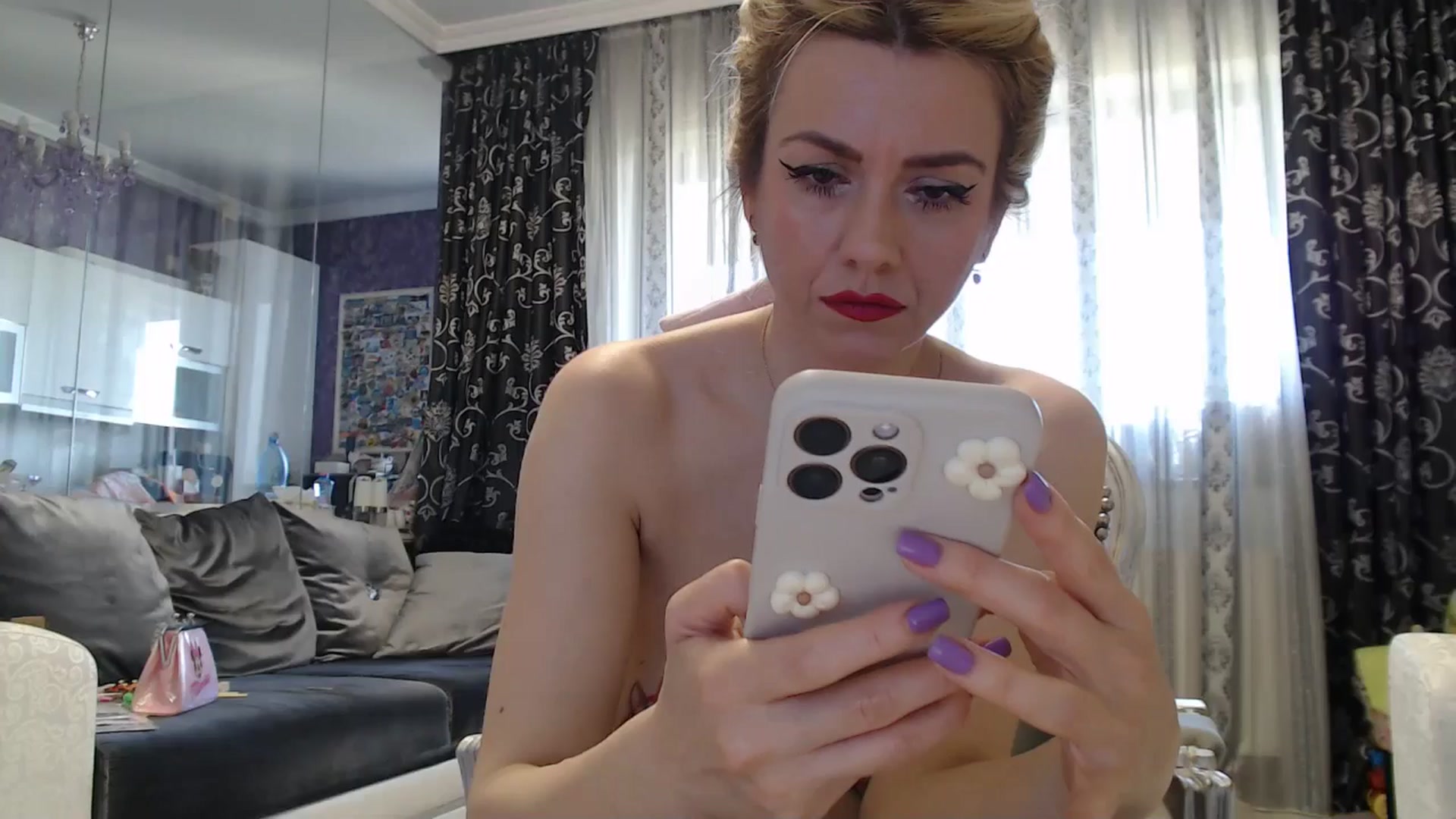 Gallery image thumbnail from SweetyKimmy's myfreecams stream on, 04/20/2025, 06:57 image 8 of 20