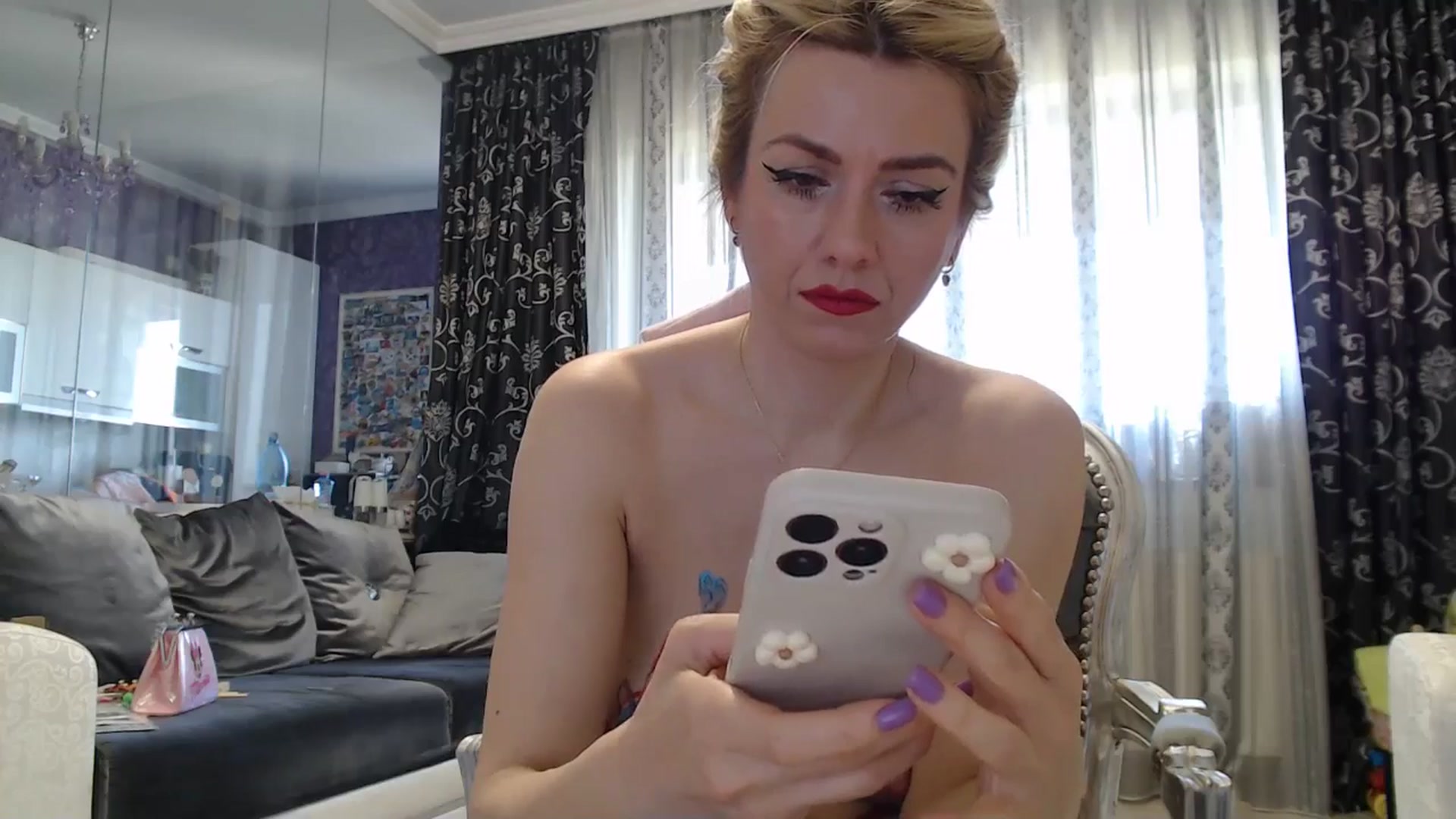Gallery image thumbnail from SweetyKimmy's myfreecams stream on, 04/20/2025, 06:57 image 9 of 20