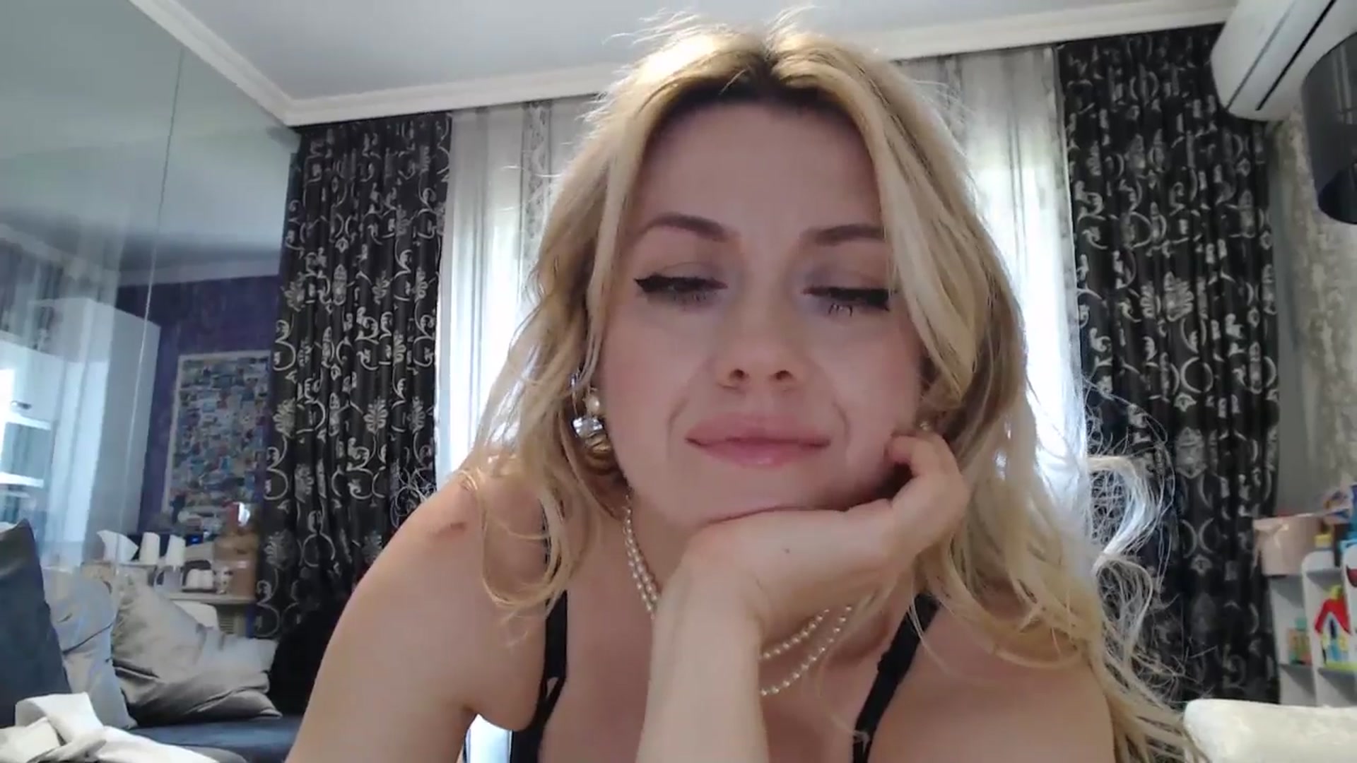 Gallery image thumbnail from SweetyKimmy's myfreecams stream on, 05/05/2025, 06:53 image 9 of 20