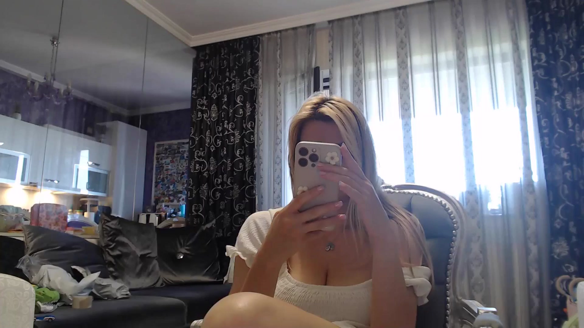 Gallery image thumbnail from SweetyKimmy's myfreecams stream on, 06/23/2025, 07:11 image 13 of 20