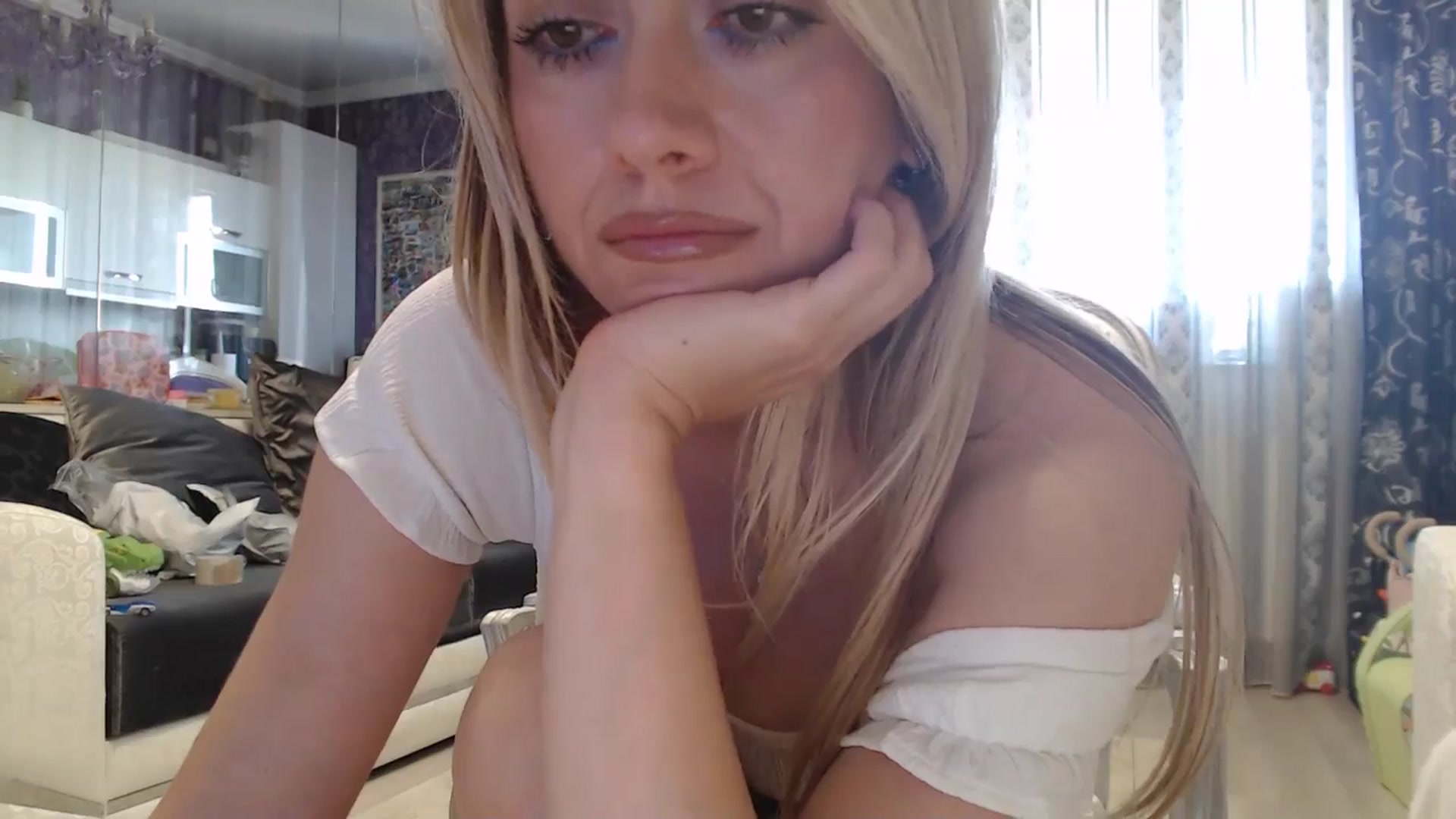 Gallery image thumbnail from SweetyKimmy's myfreecams stream on, 06/23/2025, 07:11 image 10 of 20