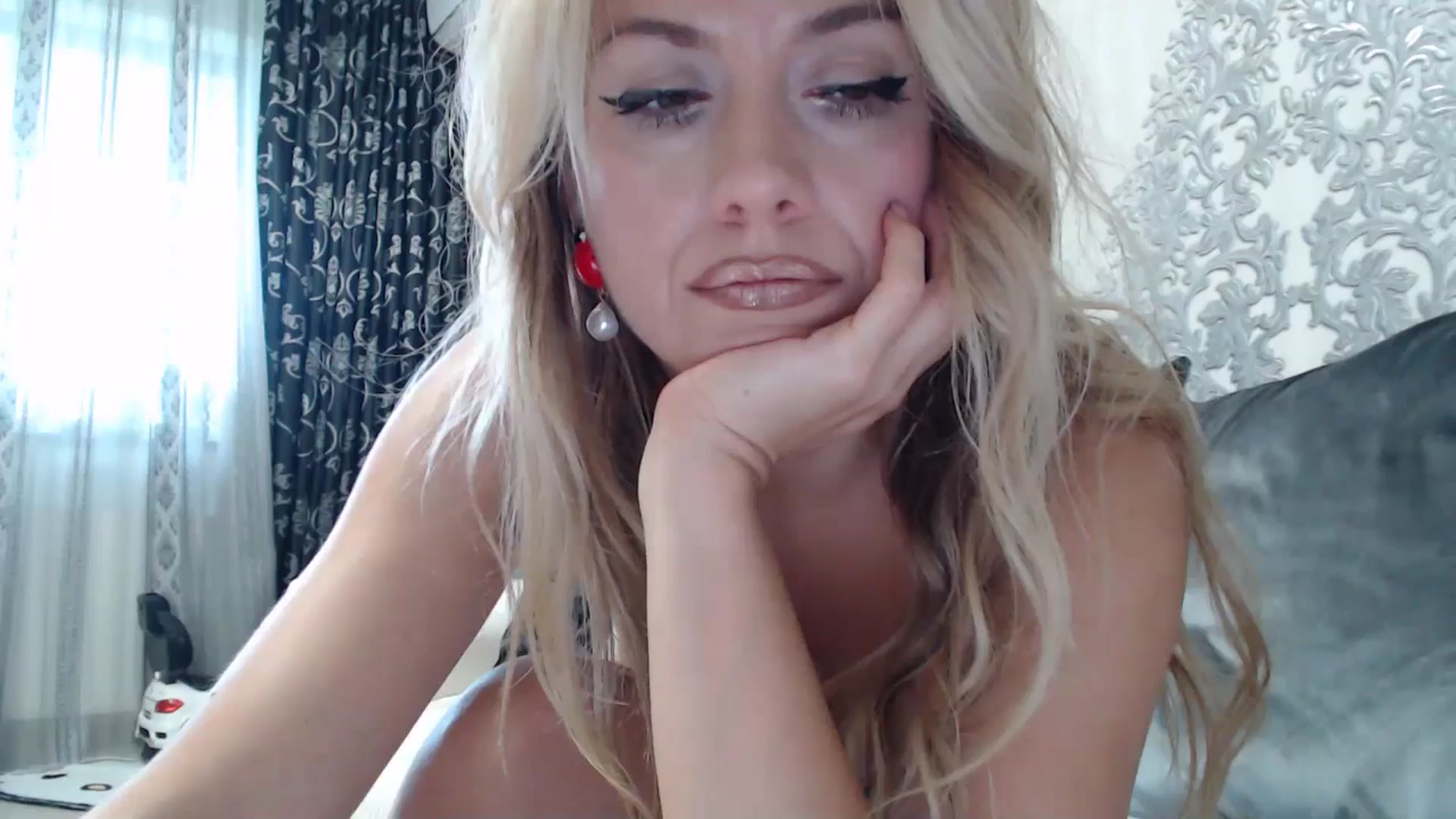 Gallery image thumbnail from SweetyKimmy's myfreecams stream on, 08/23/2025, 07:12 image 18 of 20