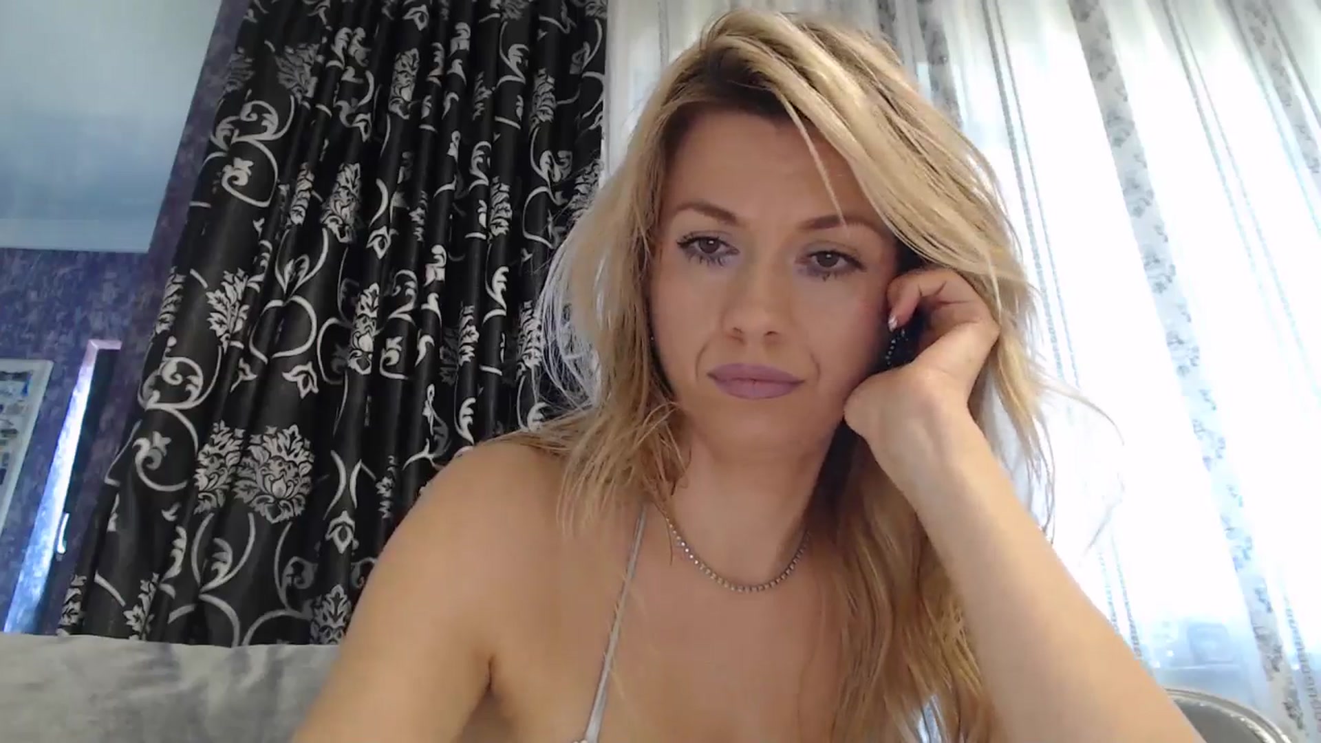 Gallery image thumbnail from SweetyKimmy's myfreecams stream on, 09/19/2025, 06:46 image 4 of 20