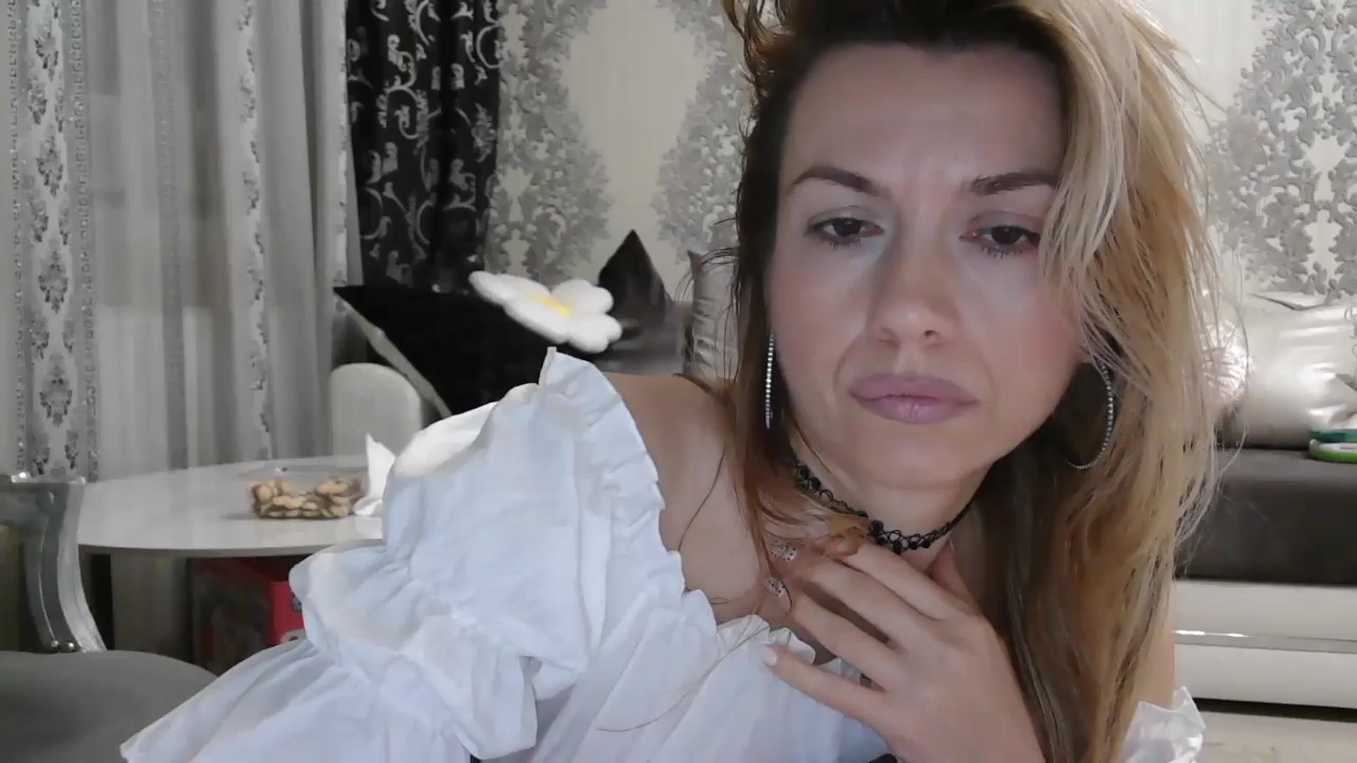 Gallery image thumbnail from SweetyKimmy's myfreecams stream on, 10/15/2025, 04:47 image 17 of 20