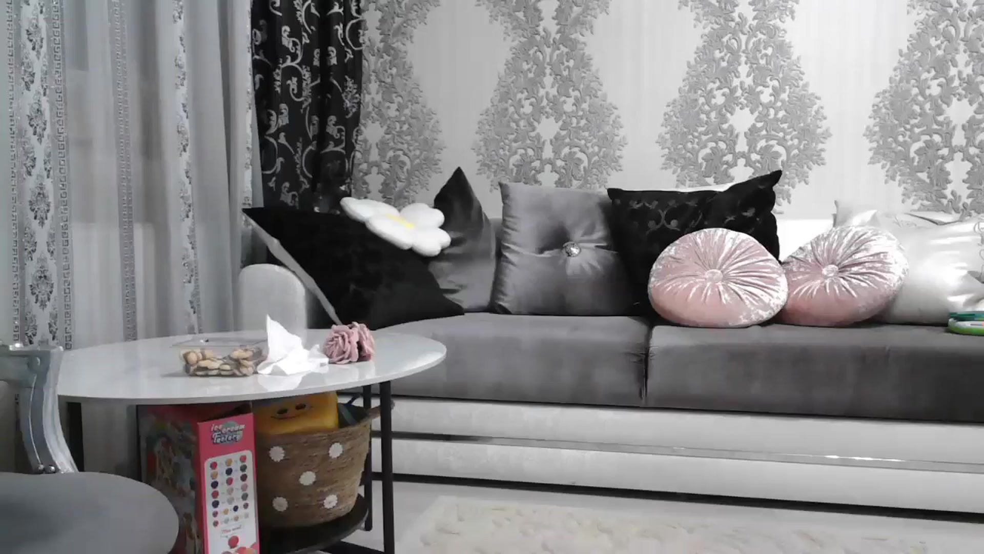 Gallery image thumbnail from SweetyKimmy's myfreecams stream on, 10/15/2025, 04:47 image 14 of 20