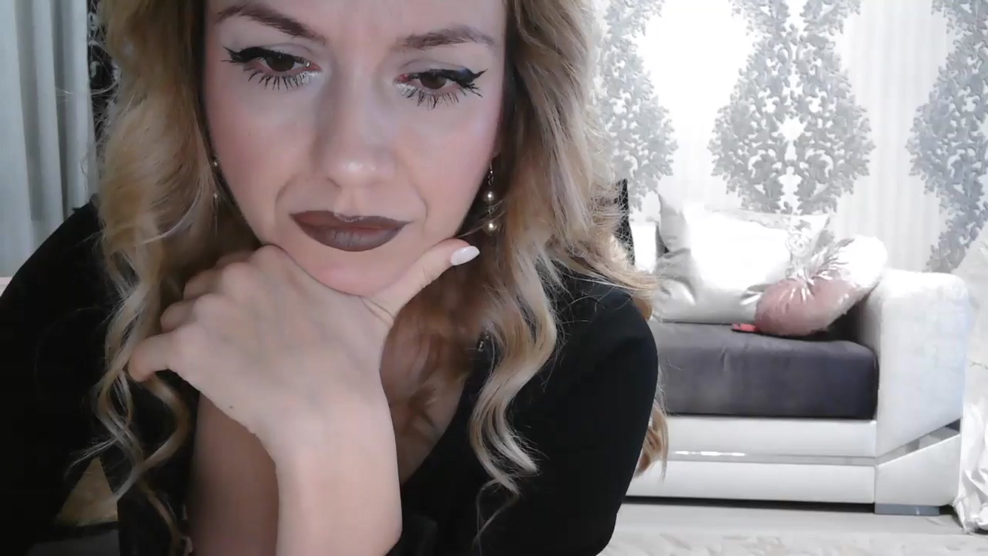 Gallery image thumbnail from SweetyKimmy's myfreecams stream on, 10/18/2025, 04:10 image 5 of 20
