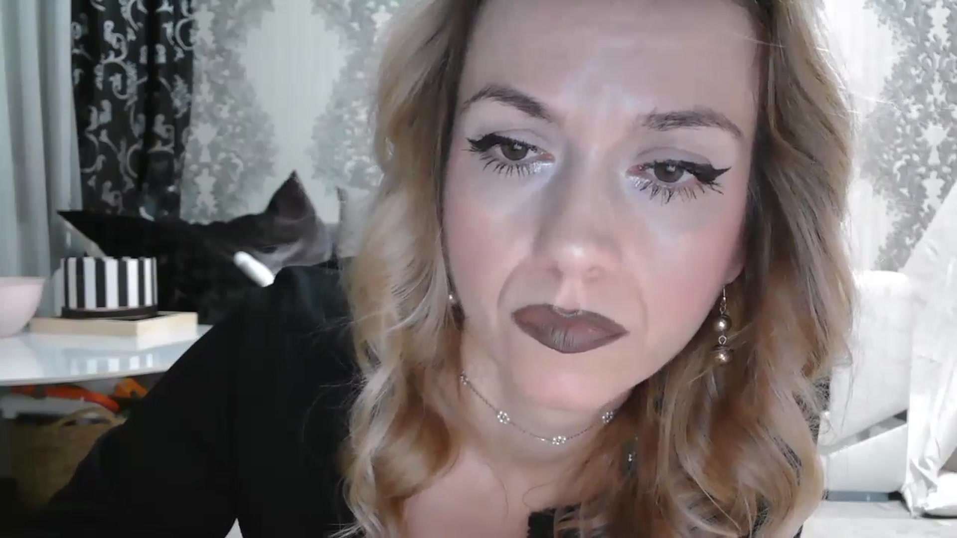 Gallery image thumbnail from SweetyKimmy's myfreecams stream on, 10/18/2025, 04:10 image 8 of 20