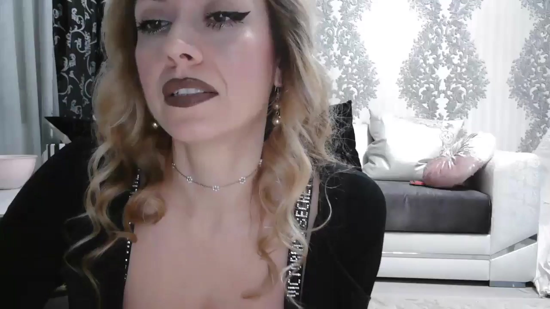 Gallery image thumbnail from SweetyKimmy's myfreecams stream on, 10/18/2025, 04:10 image 1 of 20