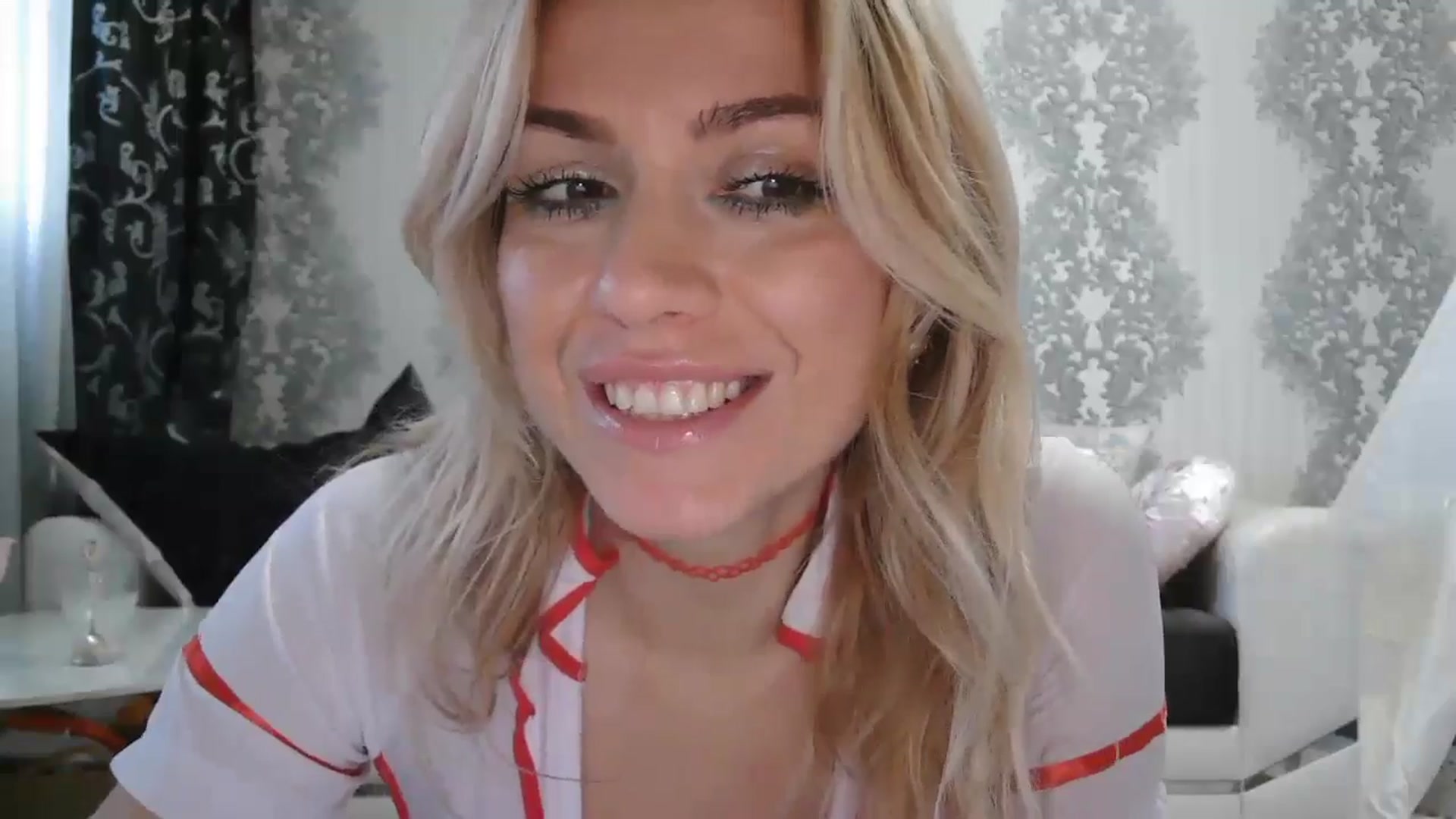 Gallery image thumbnail from SweetyKimmy's myfreecams stream on, 10/19/2025, 06:36 image 15 of 20