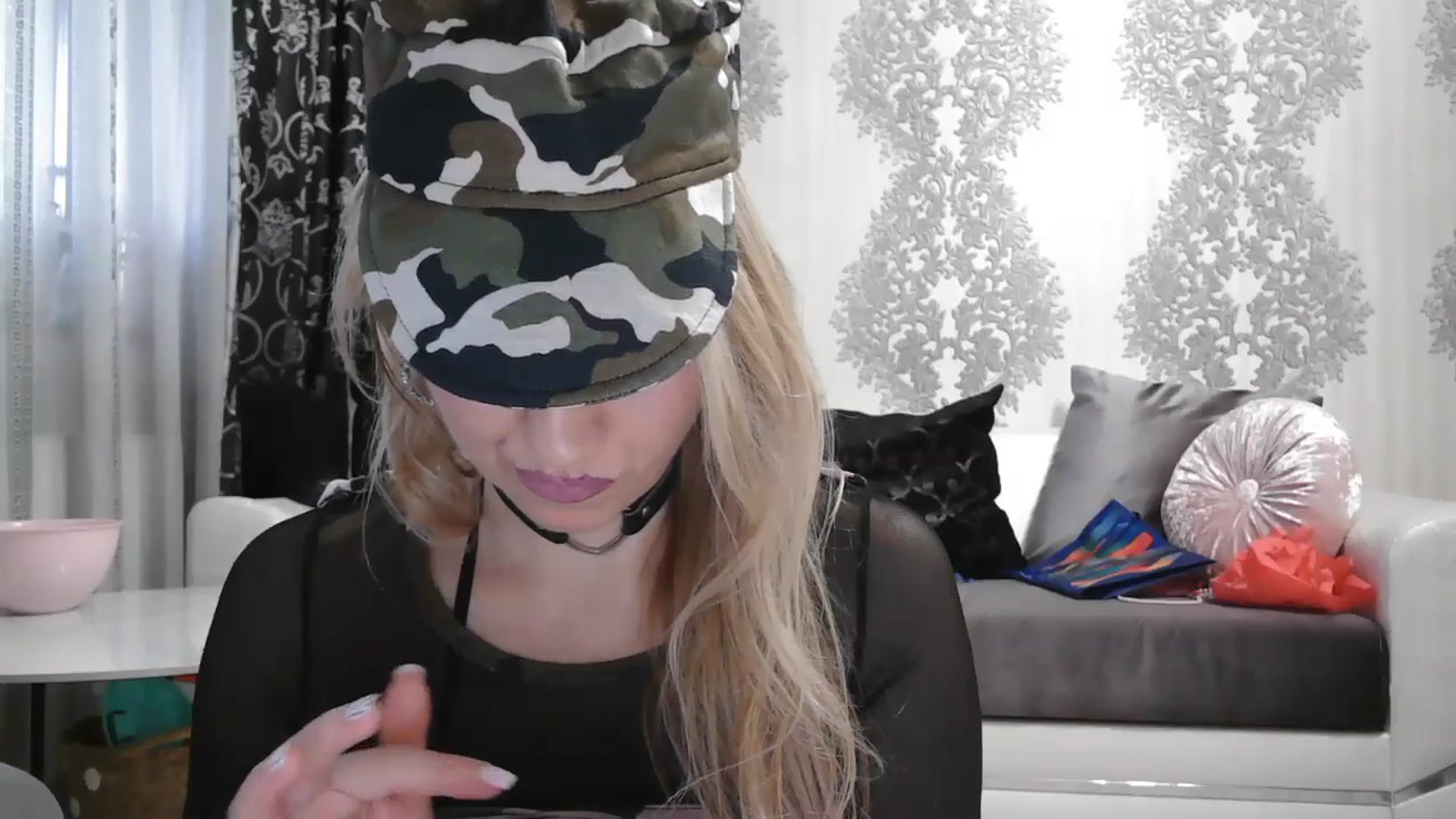 Gallery image thumbnail from SweetyKimmy's myfreecams stream on, 10/21/2025, 06:52 image 3 of 20