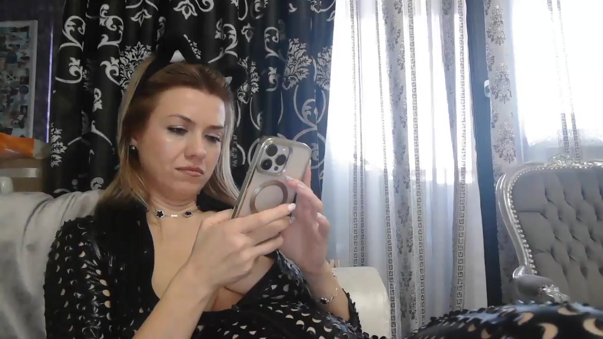 Gallery image thumbnail from SweetyKimmy's myfreecams stream on, 10/28/2025, 07:36 image 14 of 20