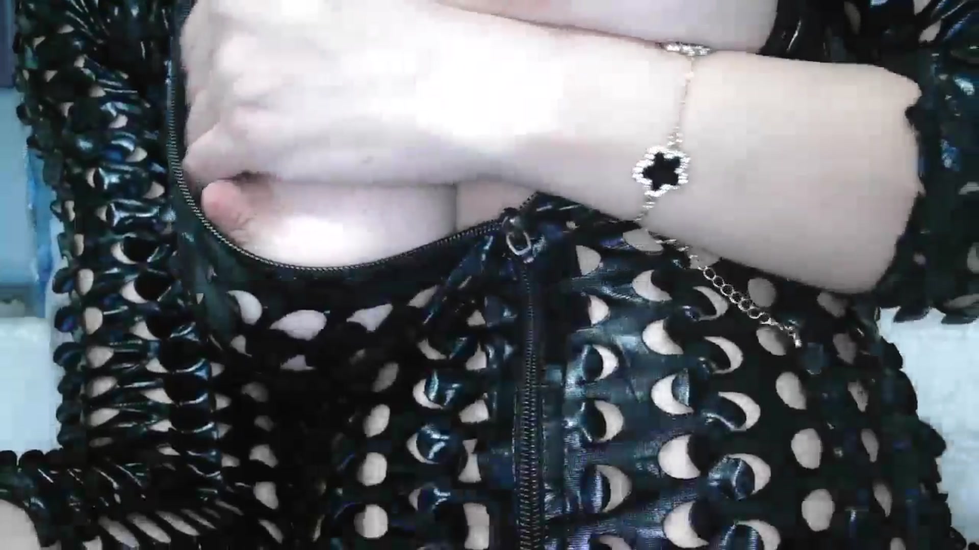 Gallery image thumbnail from SweetyKimmy's myfreecams stream on, 10/28/2025, 07:36 image 4 of 20