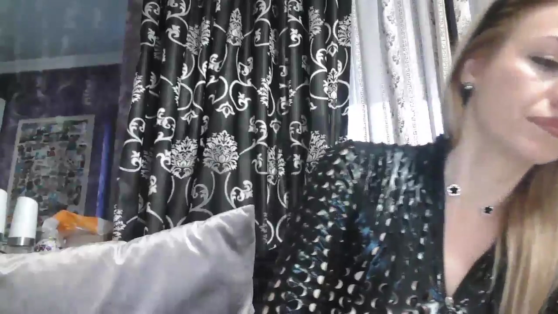 Gallery image thumbnail from SweetyKimmy's myfreecams stream on, 10/28/2025, 07:36 image 3 of 20