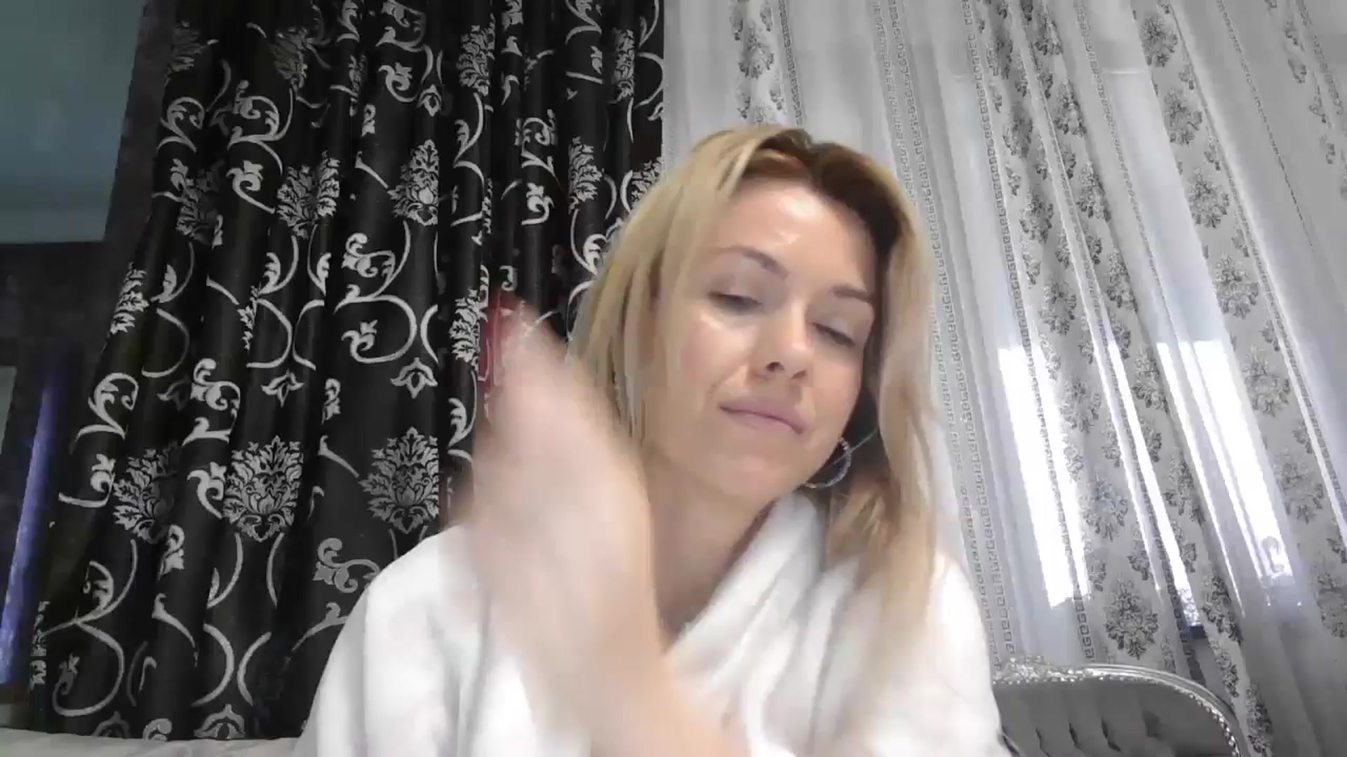 Gallery image thumbnail from SweetyKimmy's myfreecams stream on, 11/05/2025, 06:40 image 1 of 20