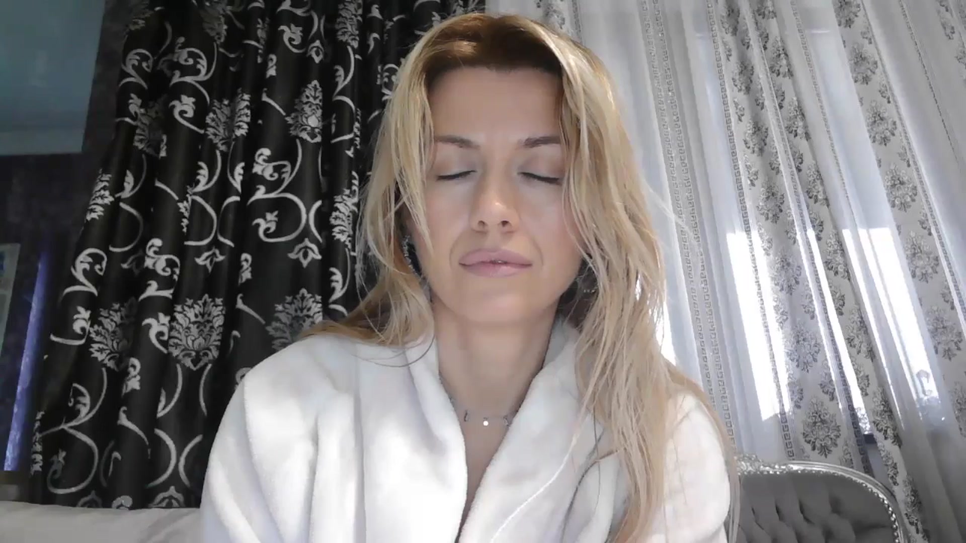 Gallery image thumbnail from SweetyKimmy's myfreecams stream on, 11/05/2025, 06:40 image 3 of 20