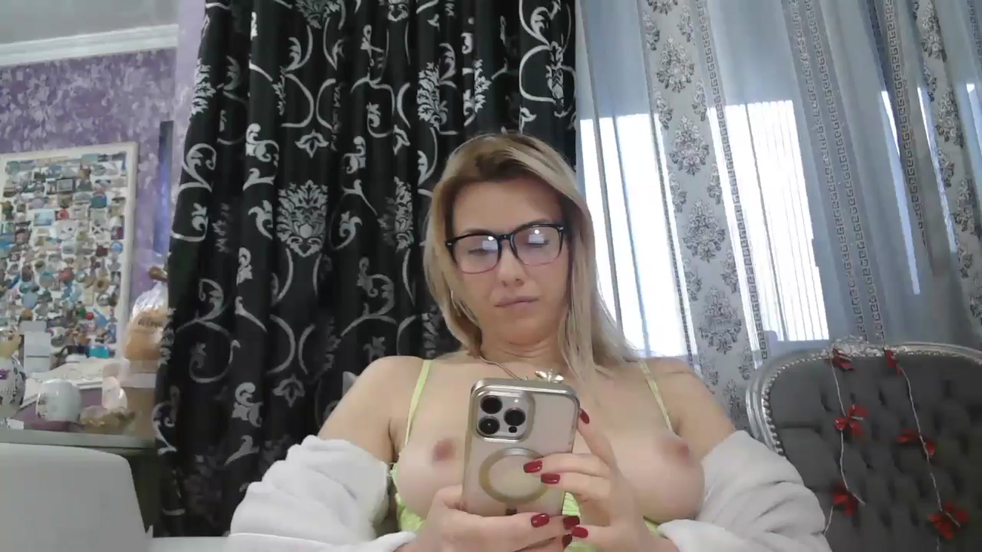 Gallery image thumbnail from SweetyKimmy's myfreecams stream on, 11/10/2025, 07:48 image 15 of 20