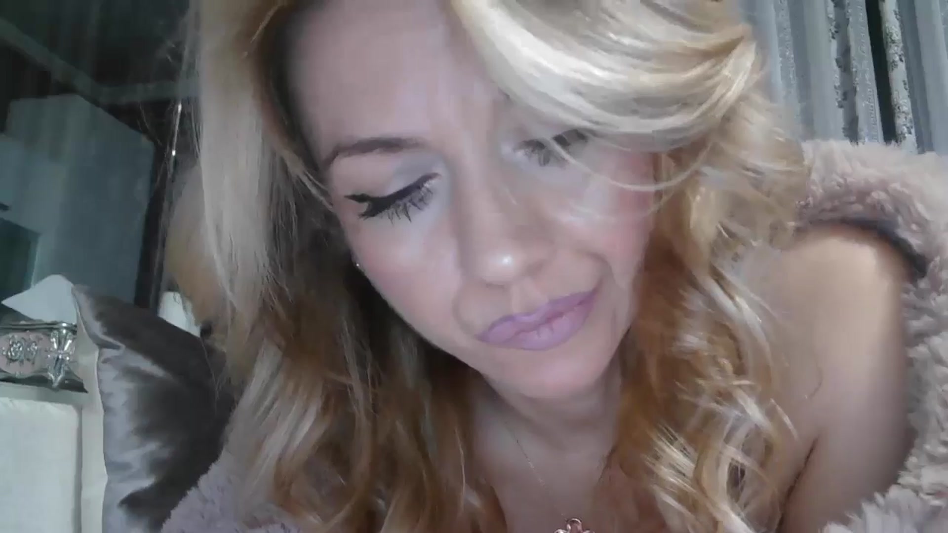 Gallery image thumbnail from SweetyKimmy's myfreecams stream on, 11/15/2025, 05:31 image 17 of 20