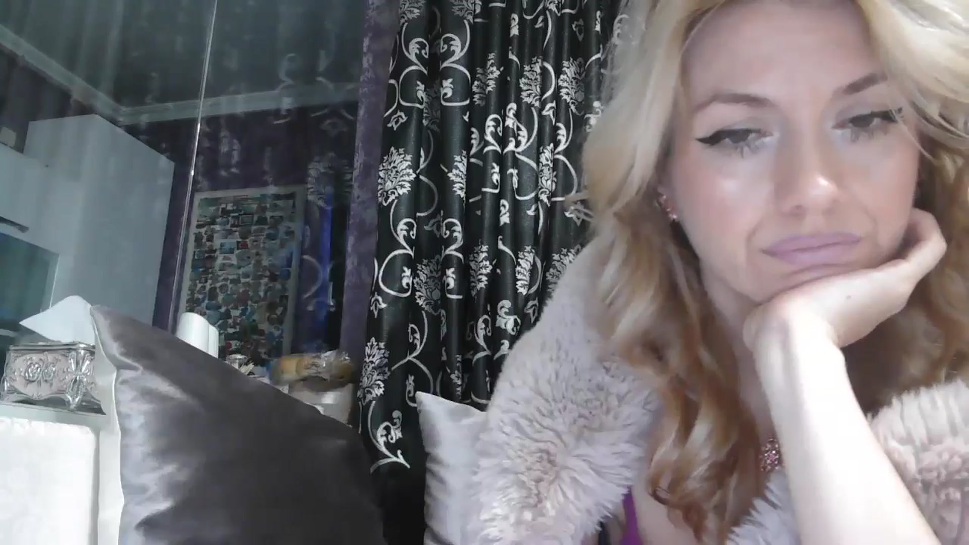 Gallery image thumbnail from SweetyKimmy's myfreecams stream on, 11/15/2025, 05:31 image 13 of 20