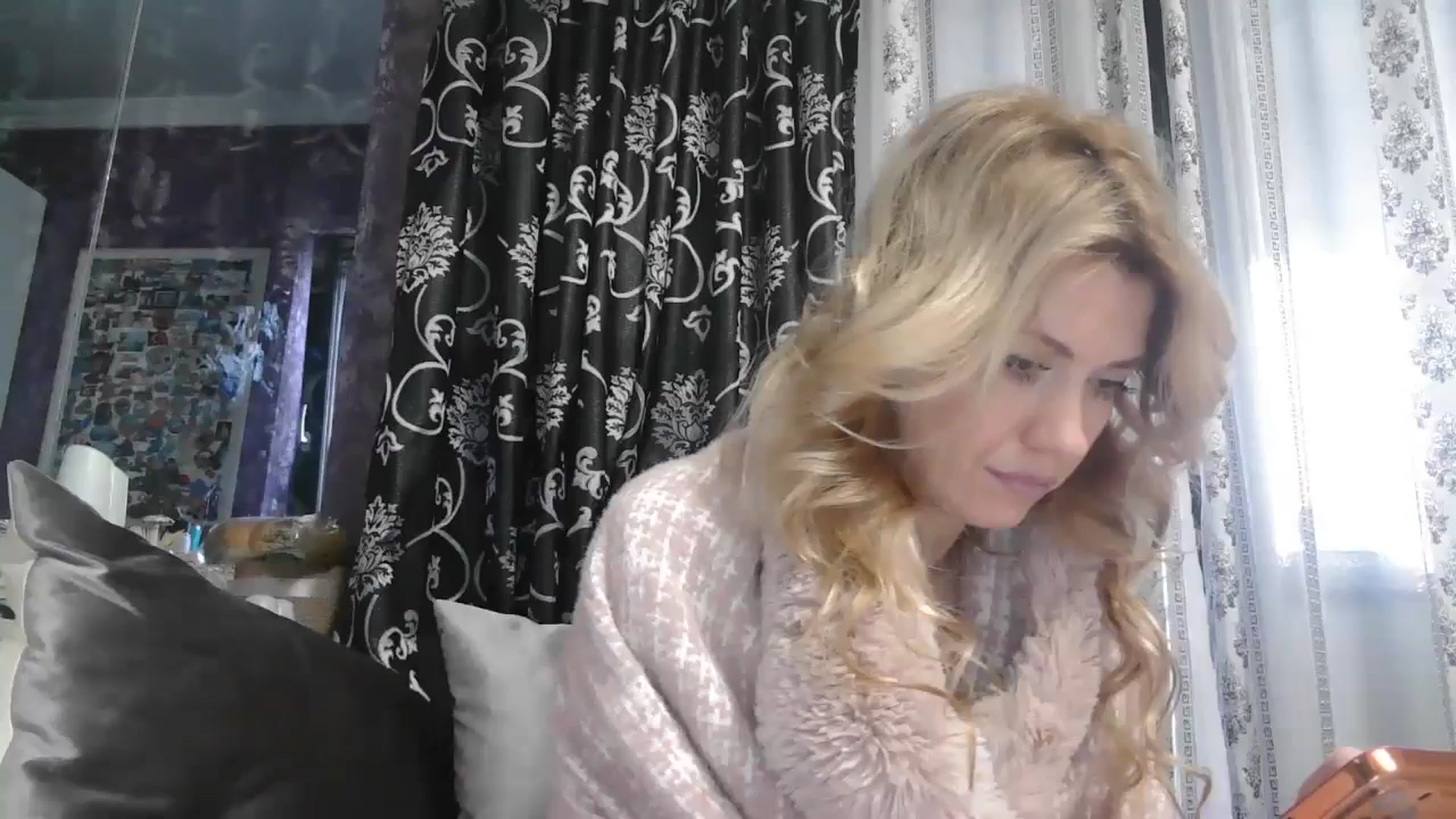 Gallery image thumbnail from SweetyKimmy's myfreecams stream on, 11/15/2025, 06:39 image 3 of 20