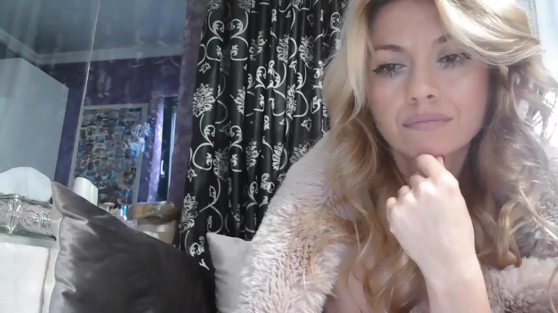 Gallery image thumbnail from SweetyKimmy's myfreecams stream on, 11/15/2025, 07:06 image 6 of 20
