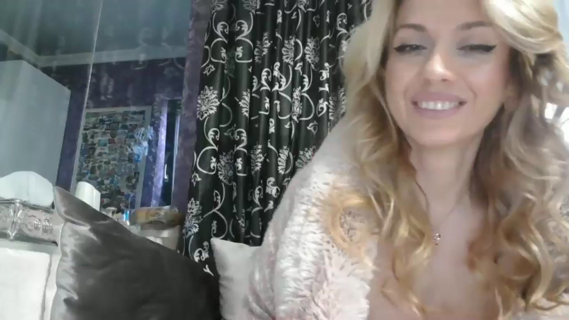 Gallery image thumbnail from SweetyKimmy's myfreecams stream on, 11/15/2025, 07:06 image 1 of 20