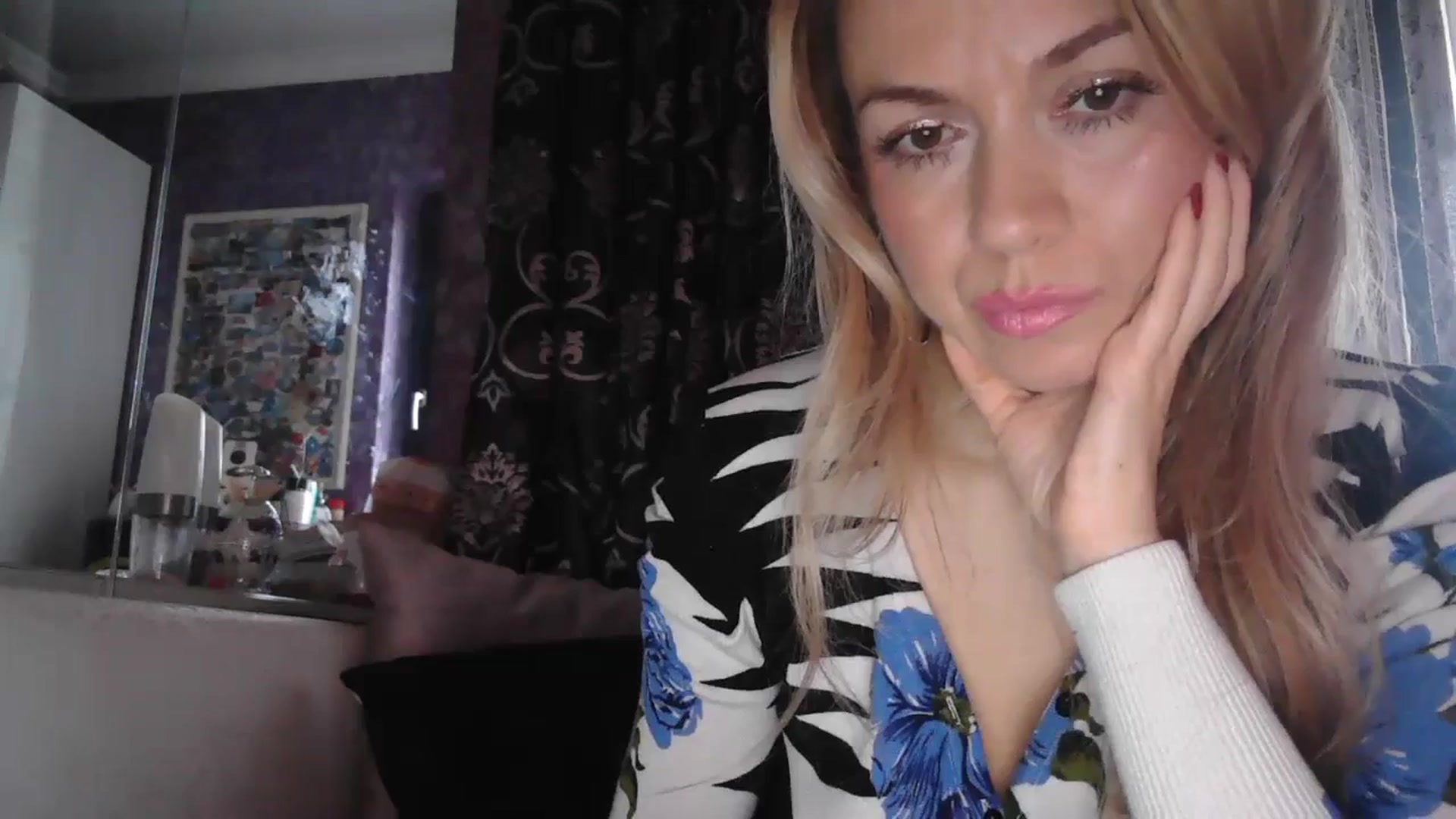 Gallery image thumbnail from SweetyKimmy's myfreecams stream on, 11/18/2025, 07:48 image 8 of 20
