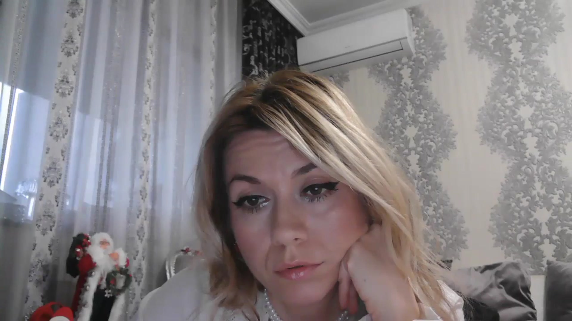 Gallery image thumbnail from SweetyKimmy's myfreecams stream on, 12/01/2025, 06:23 image 19 of 20