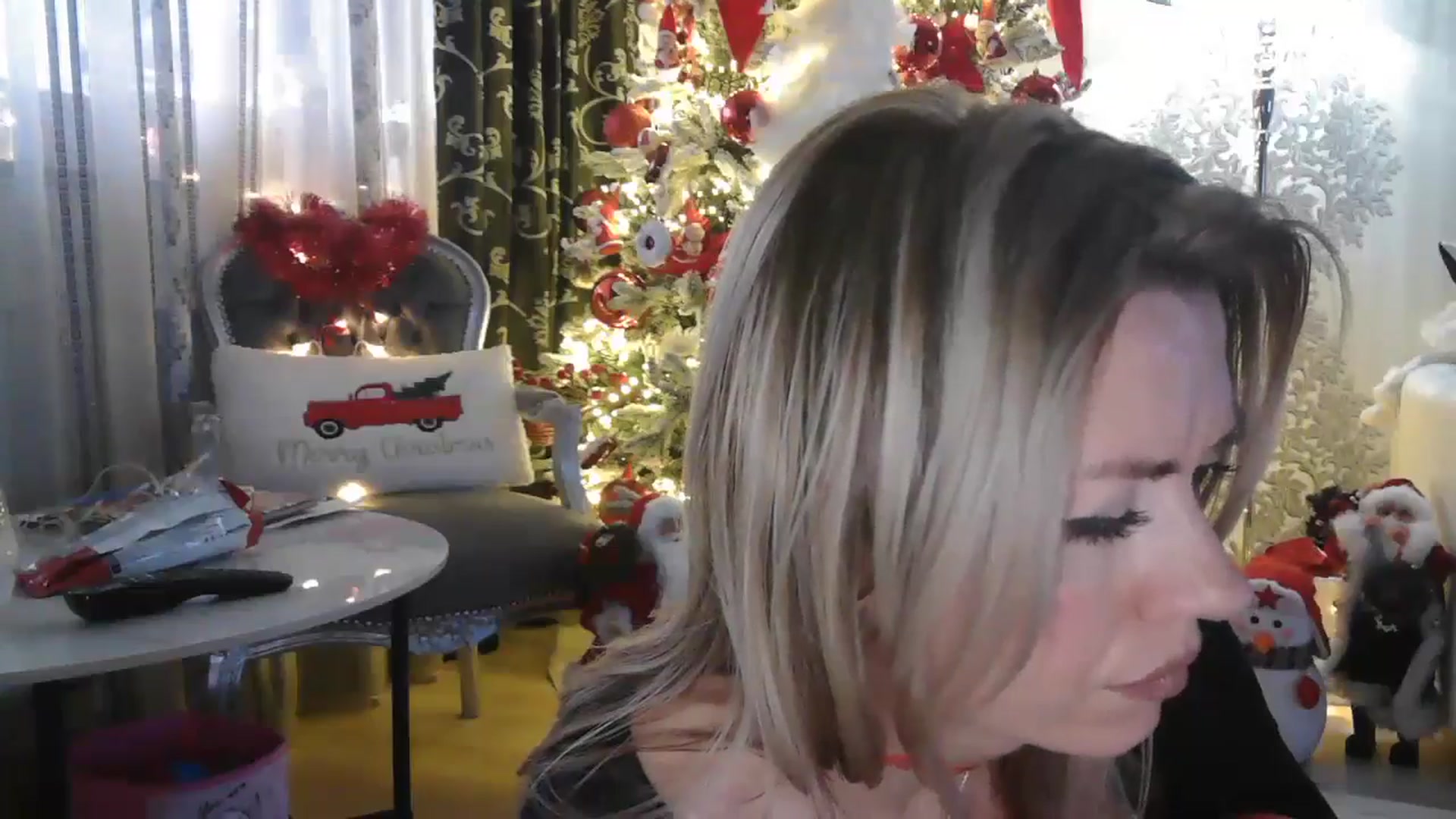 Gallery image thumbnail from SweetyKimmy's myfreecams stream on, 12/13/2025, 06:13 image 19 of 20