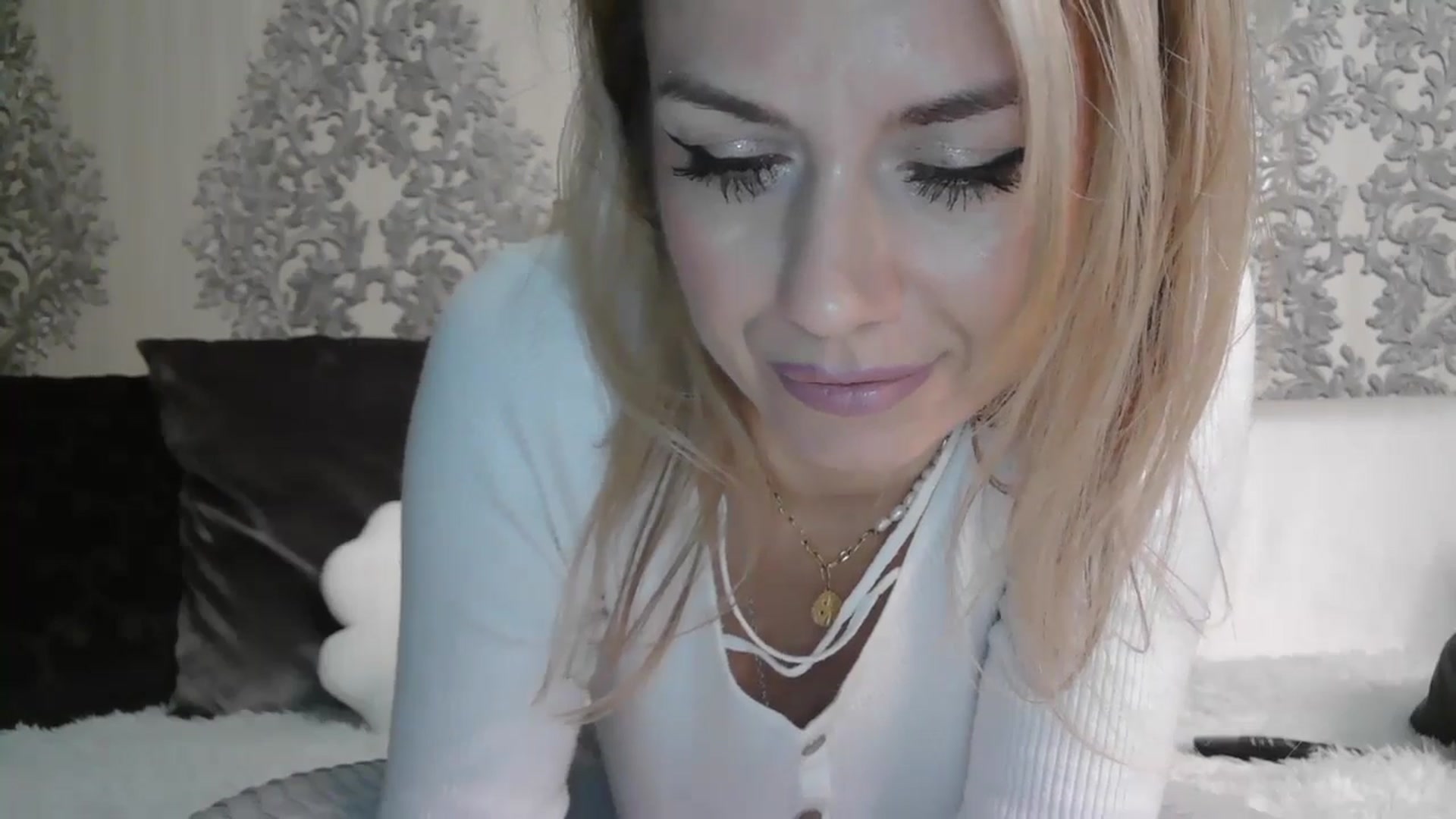 Gallery image thumbnail from SweetyKimmy's myfreecams stream on, 01/16/2026, 06:27 image 7 of 20