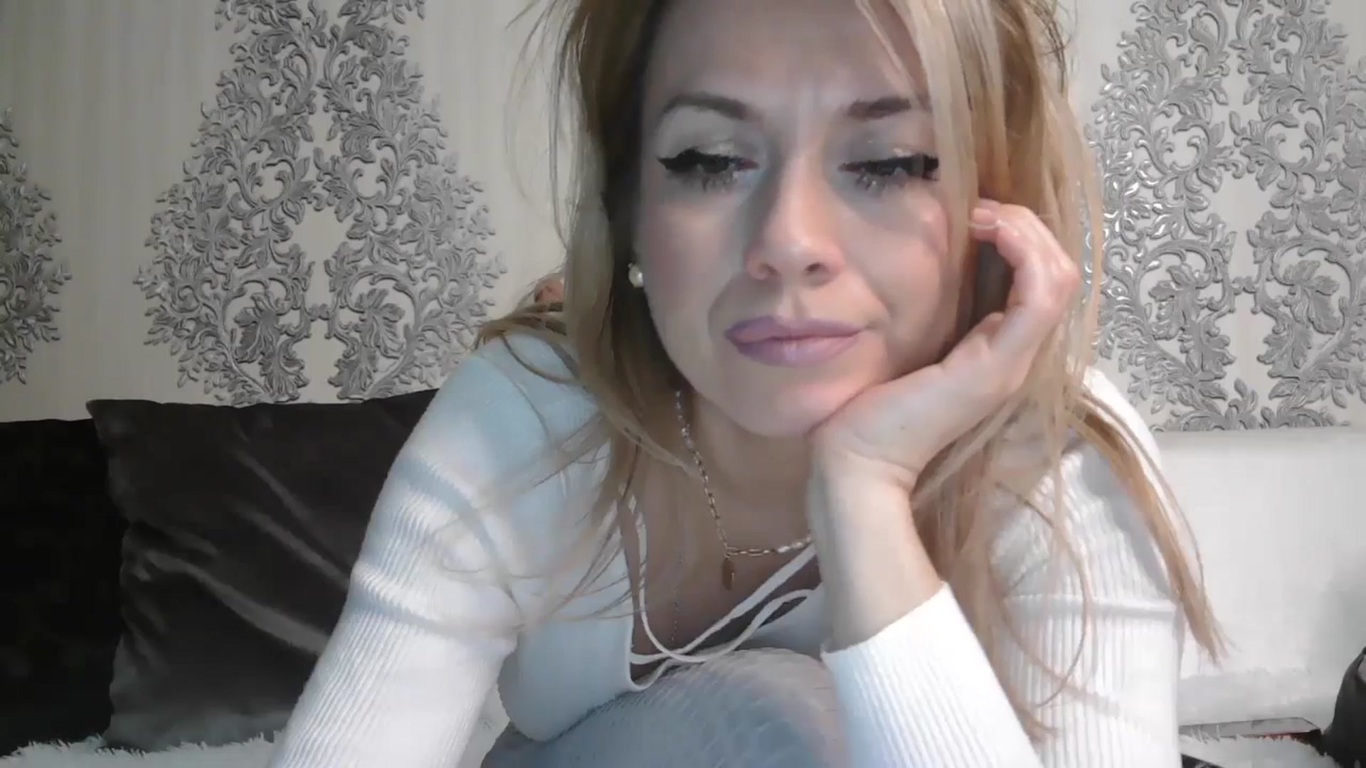 Gallery image thumbnail from SweetyKimmy's myfreecams stream on, 01/16/2026, 06:27 image 16 of 20