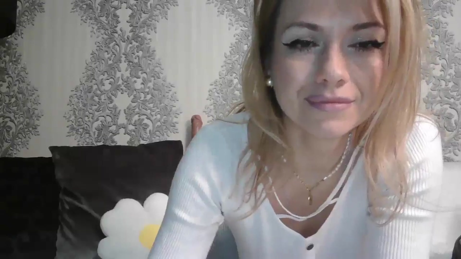 Gallery image thumbnail from SweetyKimmy's myfreecams stream on, 01/16/2026, 06:27 image 9 of 20