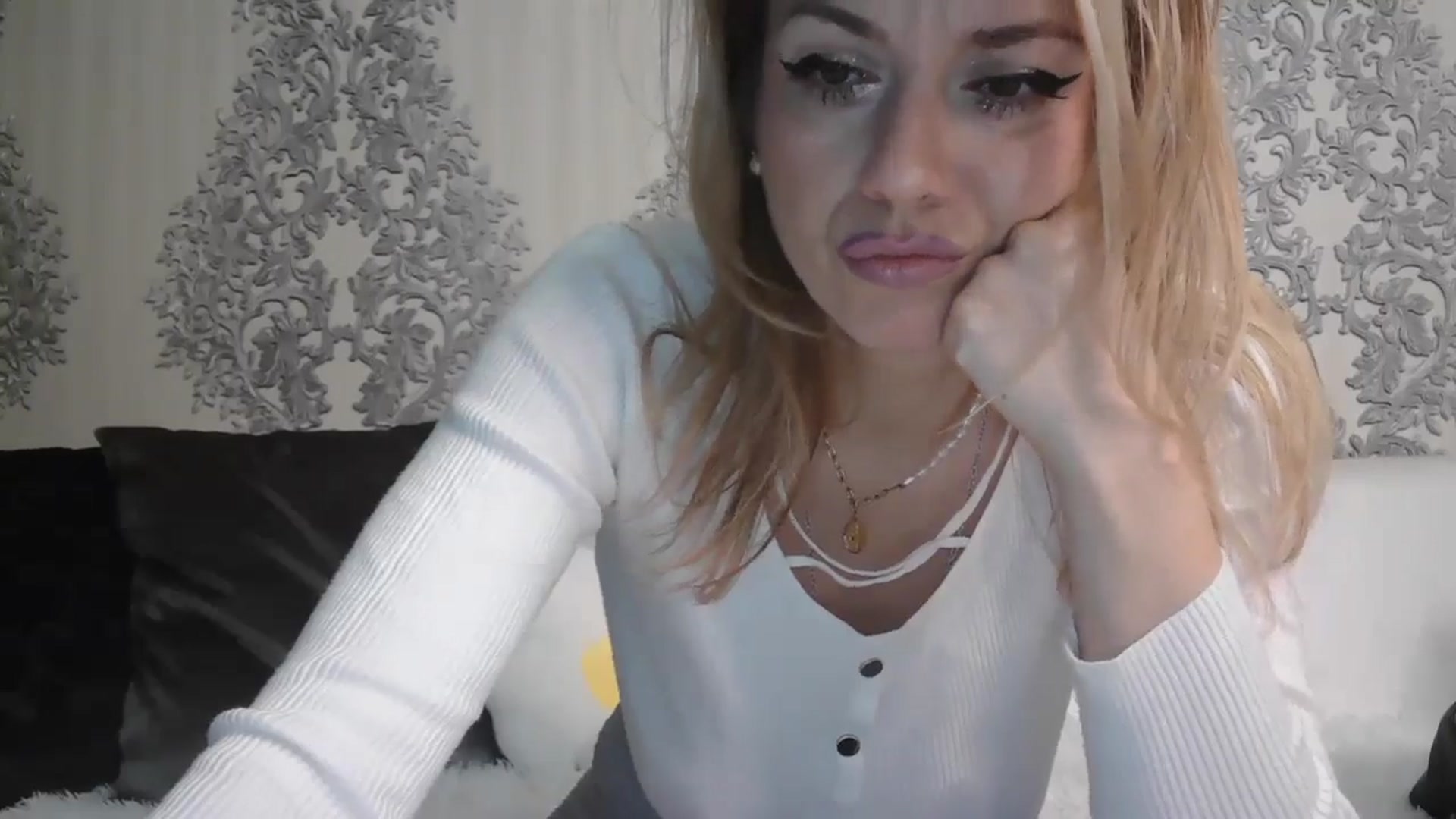 Gallery image thumbnail from SweetyKimmy's myfreecams stream on, 01/16/2026, 06:27 image 18 of 20