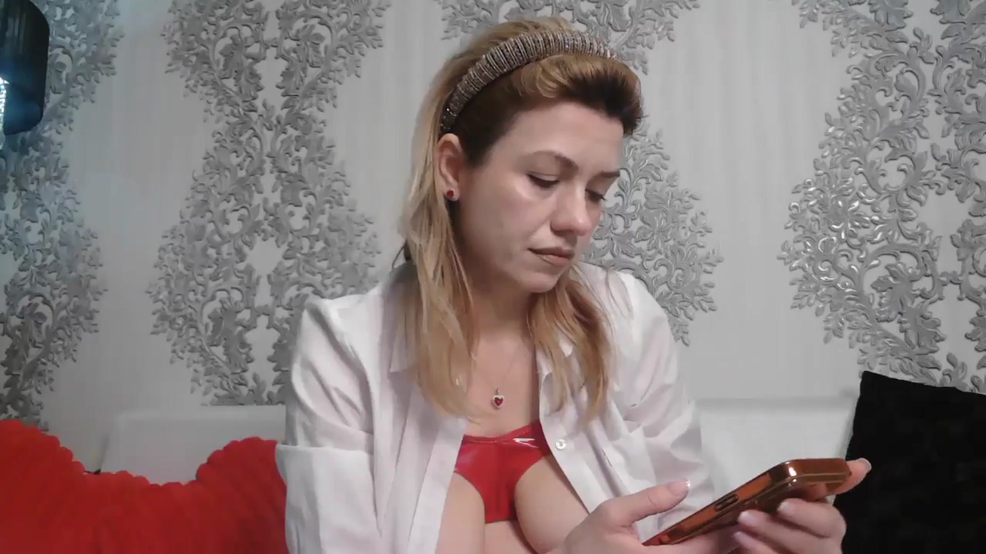 Gallery image thumbnail from SweetyKimmy's myfreecams stream on, 01/22/2026, 05:36 image 18 of 20