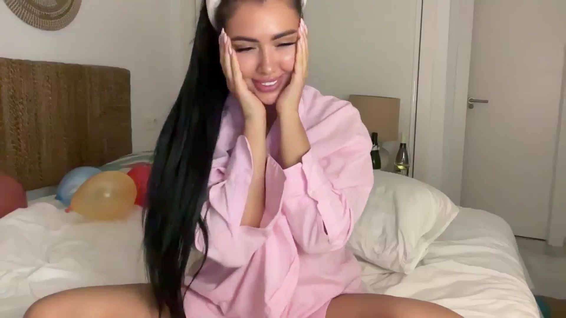 Gallery image thumbnail from Sweety_Bday's myfreecams stream on, 11/09/2025, 23:00 image 20 of 20
