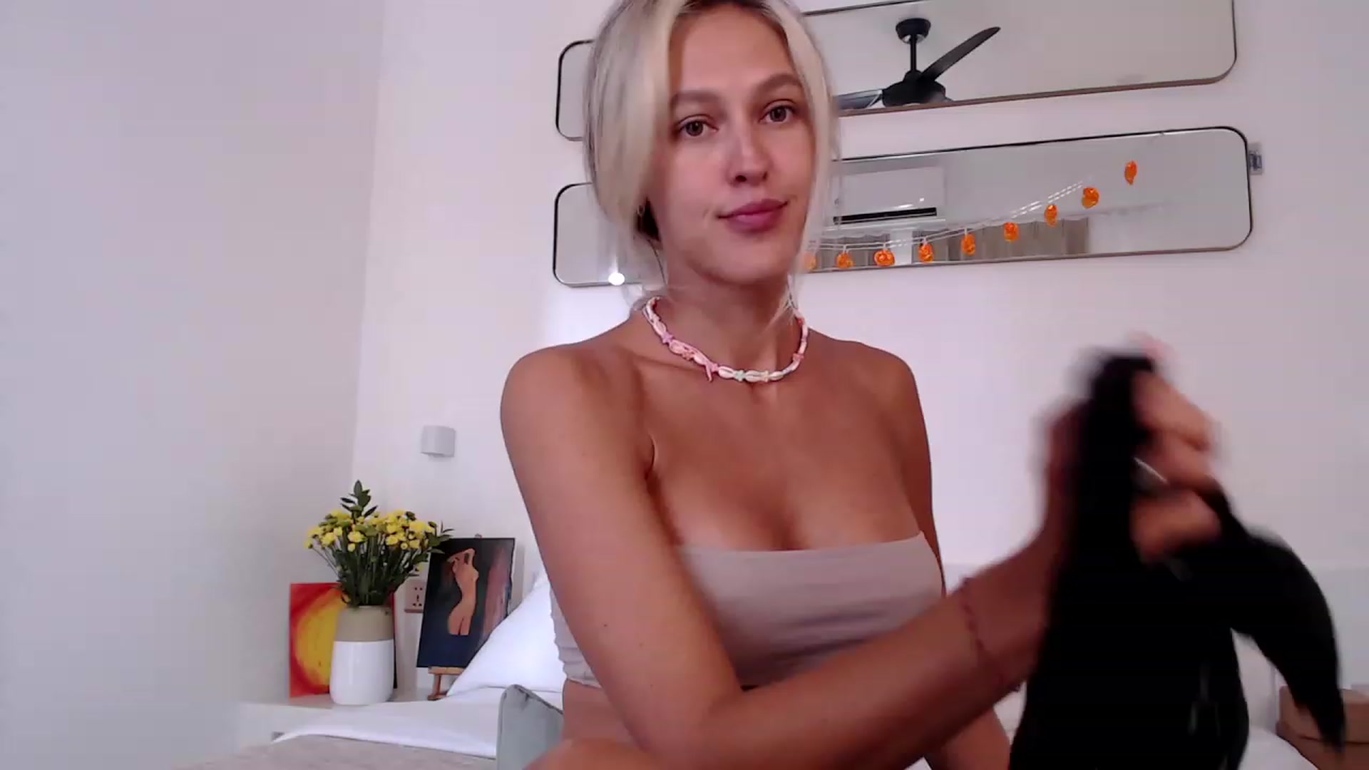 Gallery image thumbnail from Sweety_Kaity's myfreecams stream on, 11/25/2023, 05:17 image 4 of 20