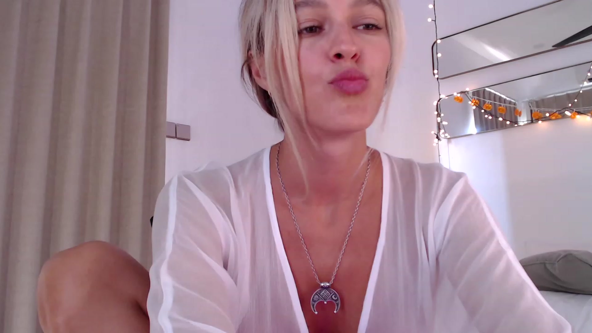 Gallery image thumbnail from Sweety_Kaity's myfreecams stream on, 12/22/2023, 07:14 image 5 of 20