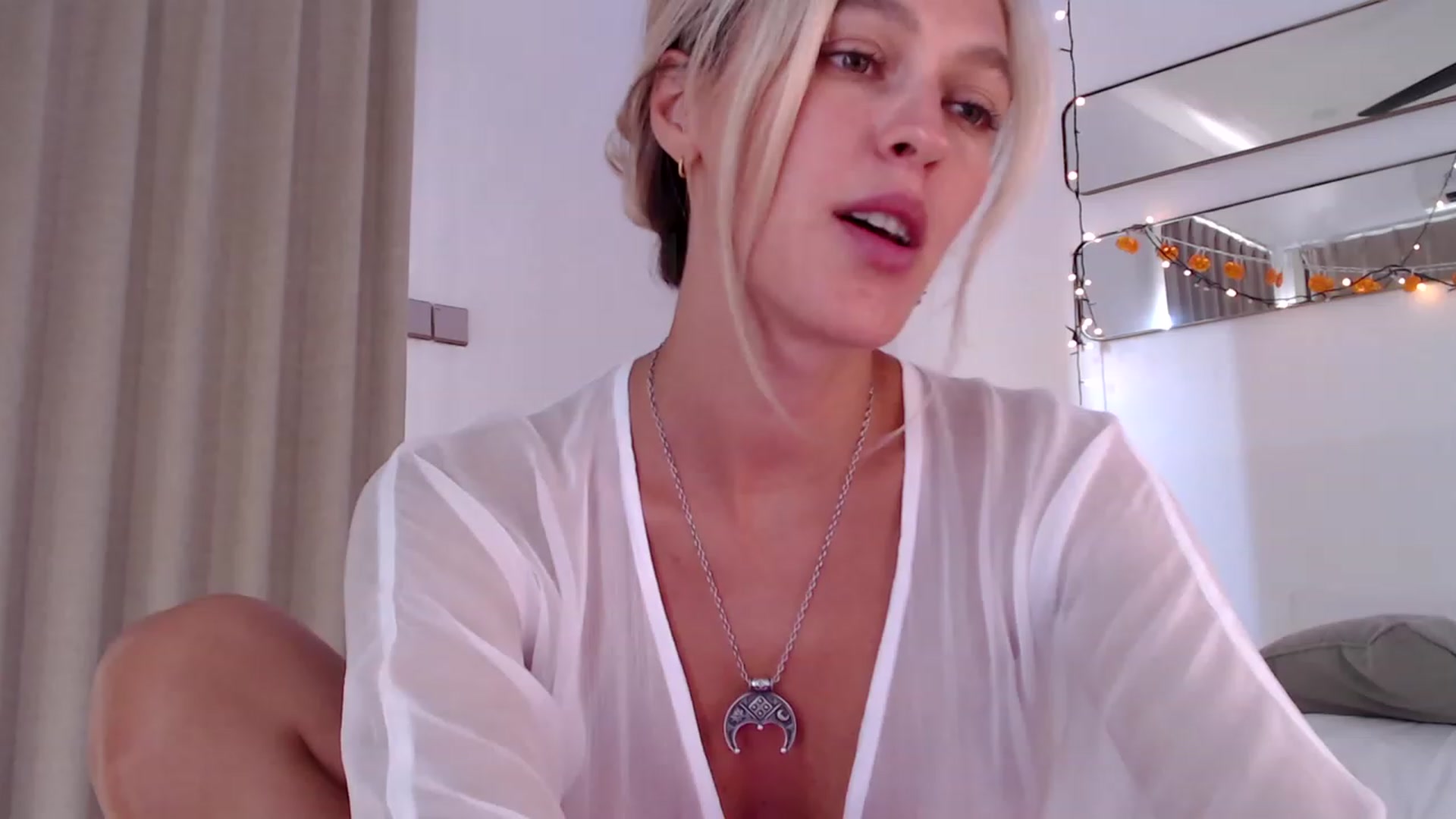 Gallery image thumbnail from Sweety_Kaity's myfreecams stream on, 12/22/2023, 07:14 image 6 of 20