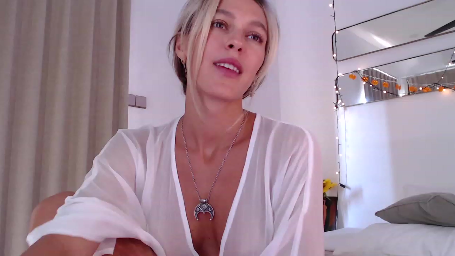 Gallery image thumbnail from Sweety_Kaity's myfreecams stream on, 12/22/2023, 07:14 image 8 of 20