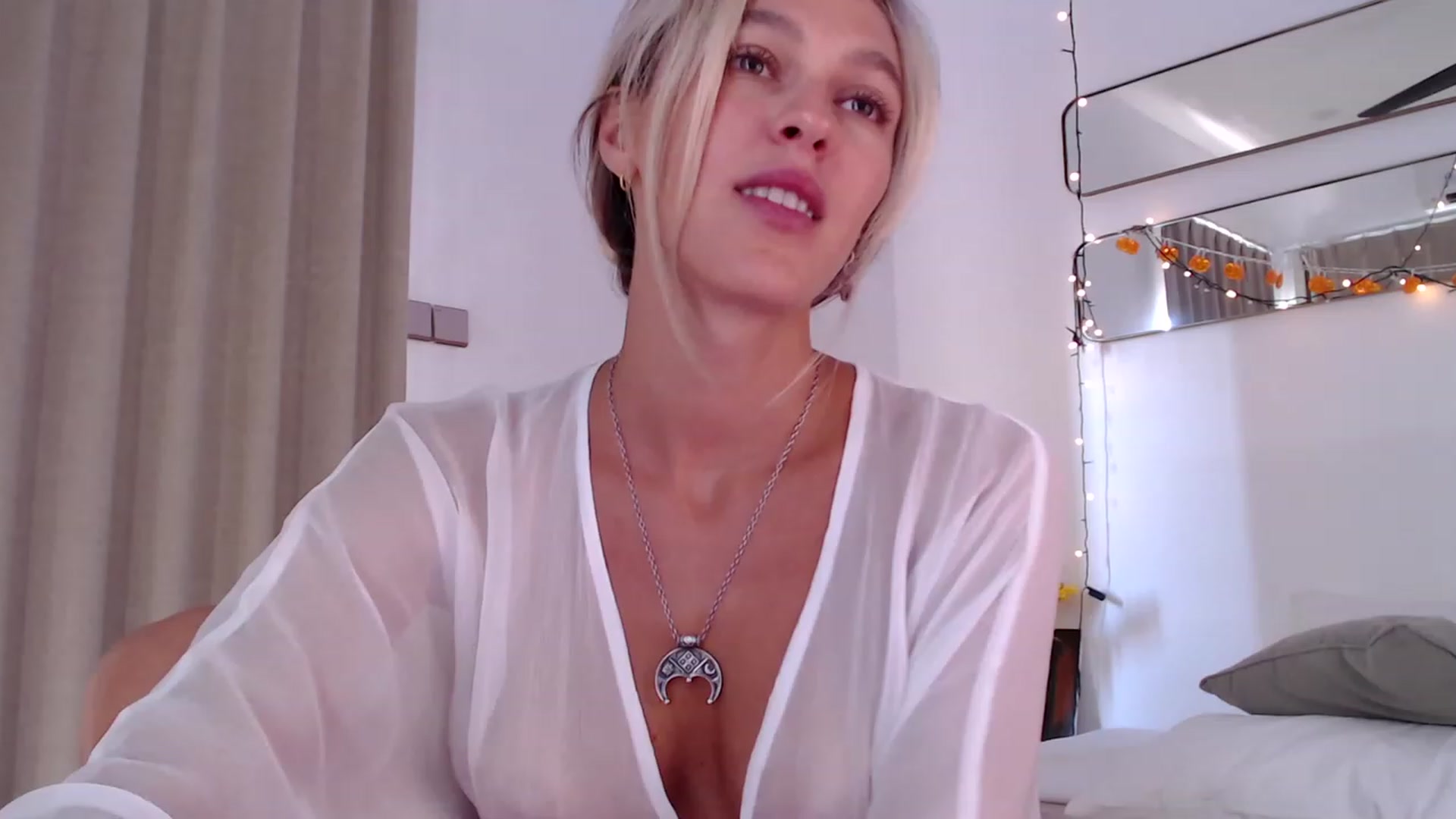 Gallery image thumbnail from Sweety_Kaity's myfreecams stream on, 12/22/2023, 07:14 image 7 of 20
