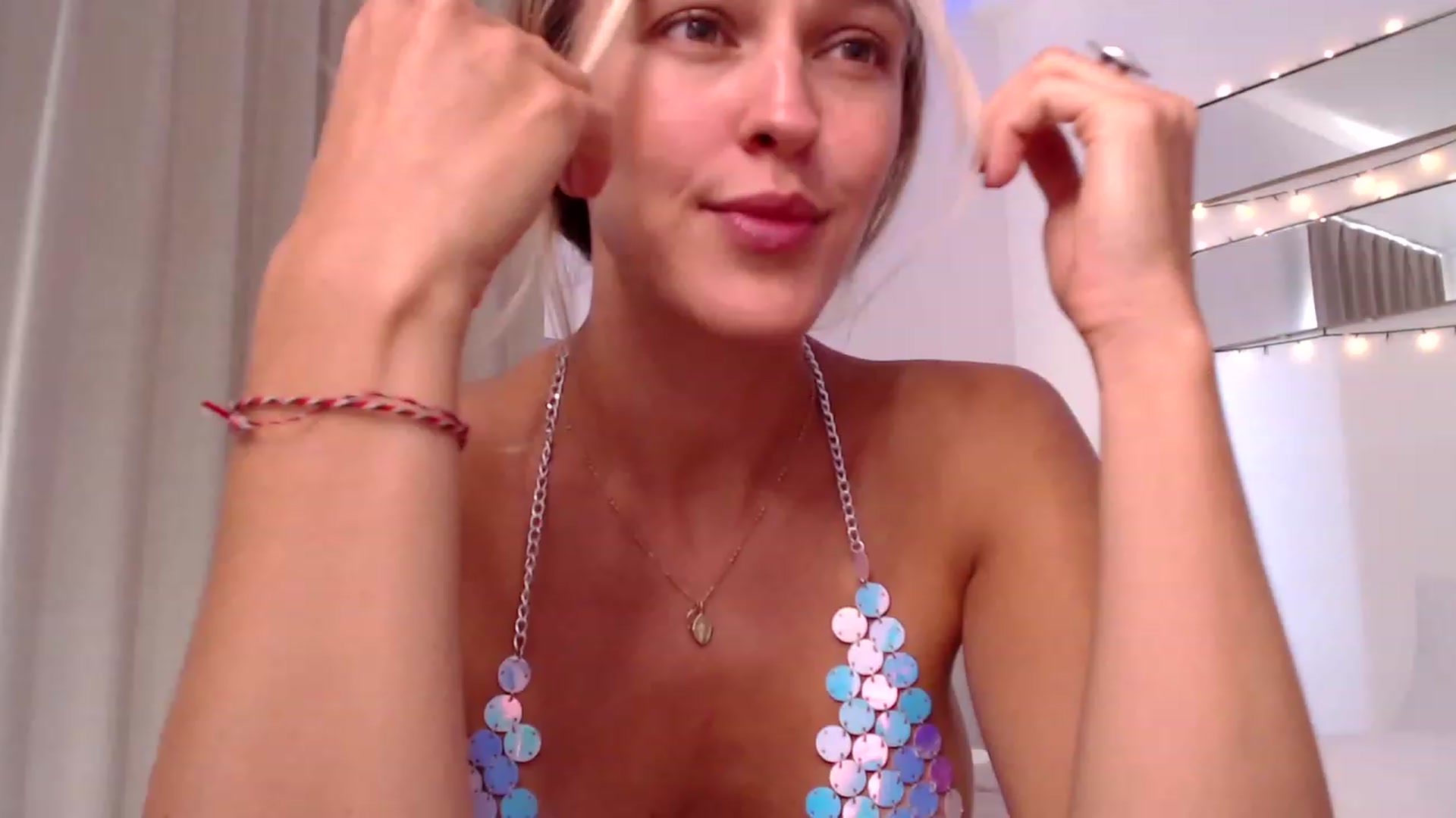 Gallery image thumbnail from Sweety_Kaity's myfreecams stream on, 12/29/2023, 07:27 image 18 of 20