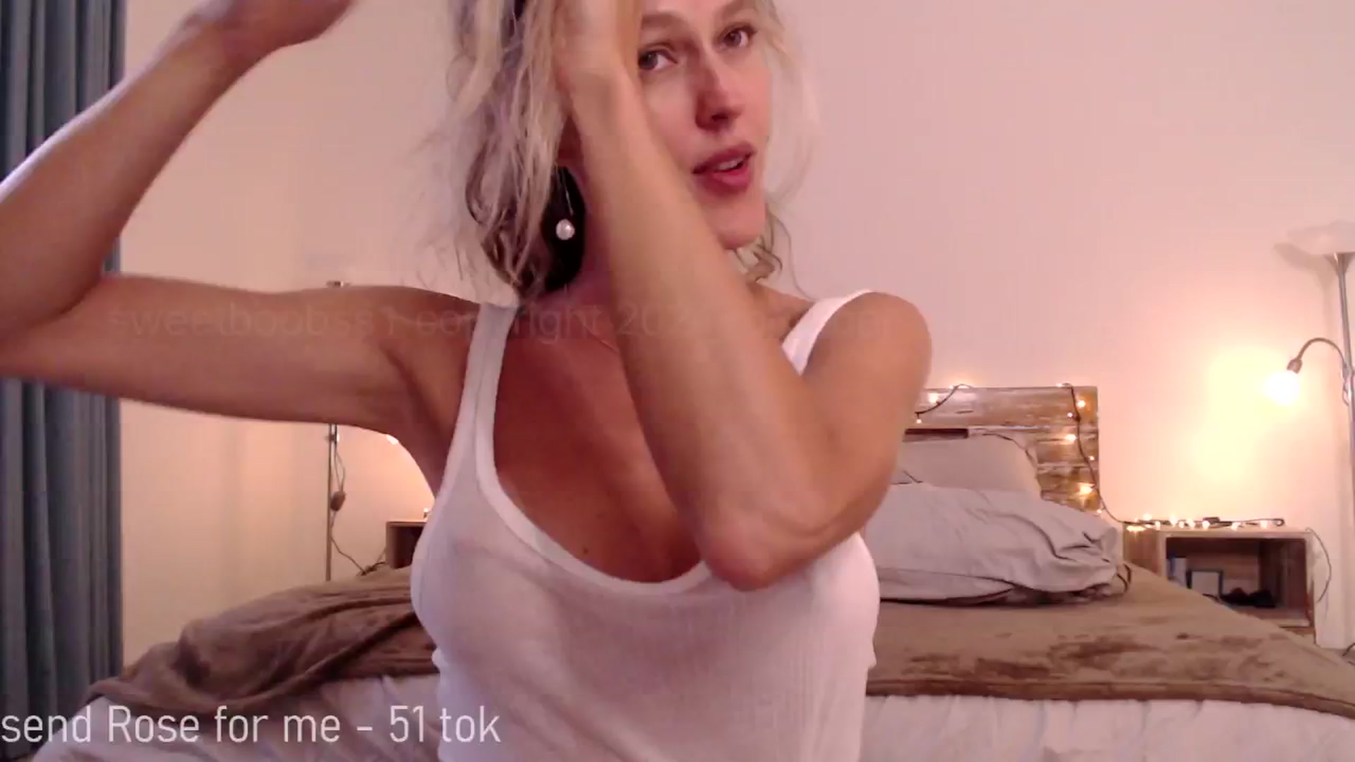 Gallery image thumbnail from Sweety_Kaity's myfreecams stream on, 10/20/2024, 04:09 image 16 of 20