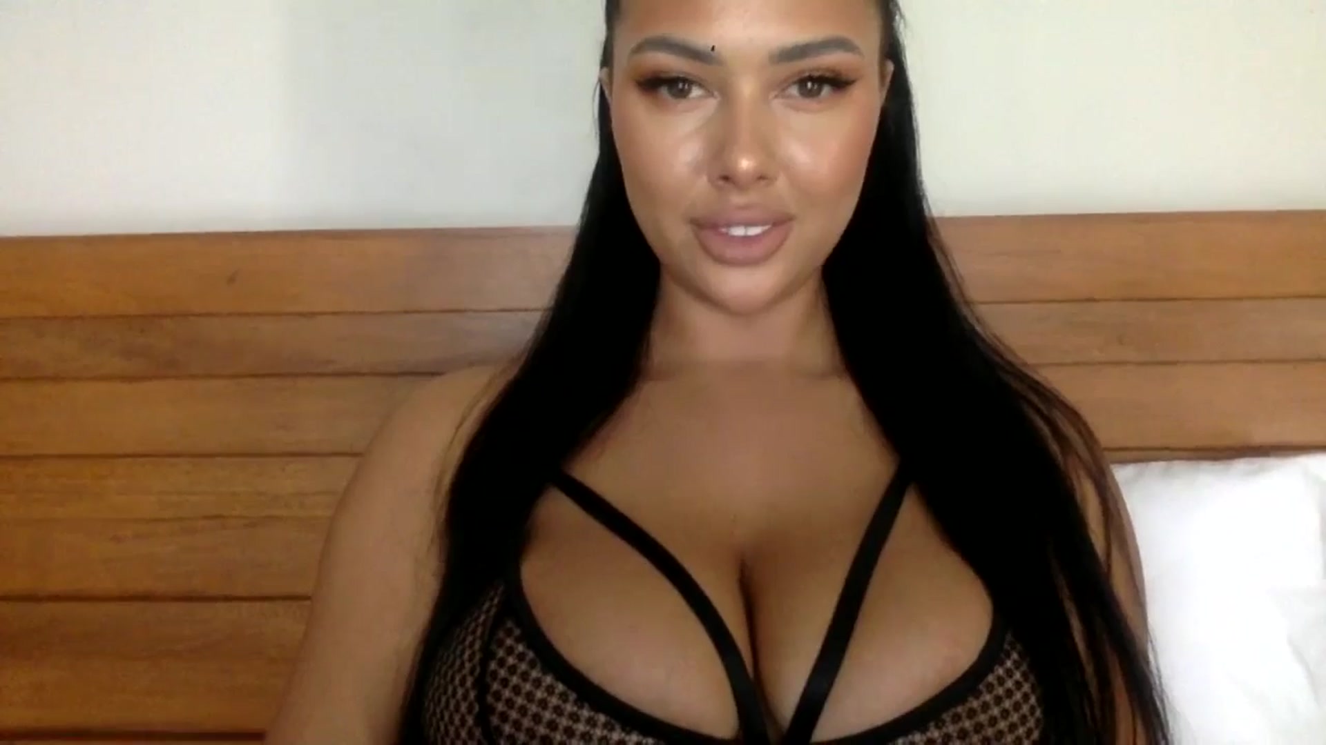 Gallery image thumbnail from Sweetyali's myfreecams stream on, 06/04/2024, 07:44 image 13 of 20