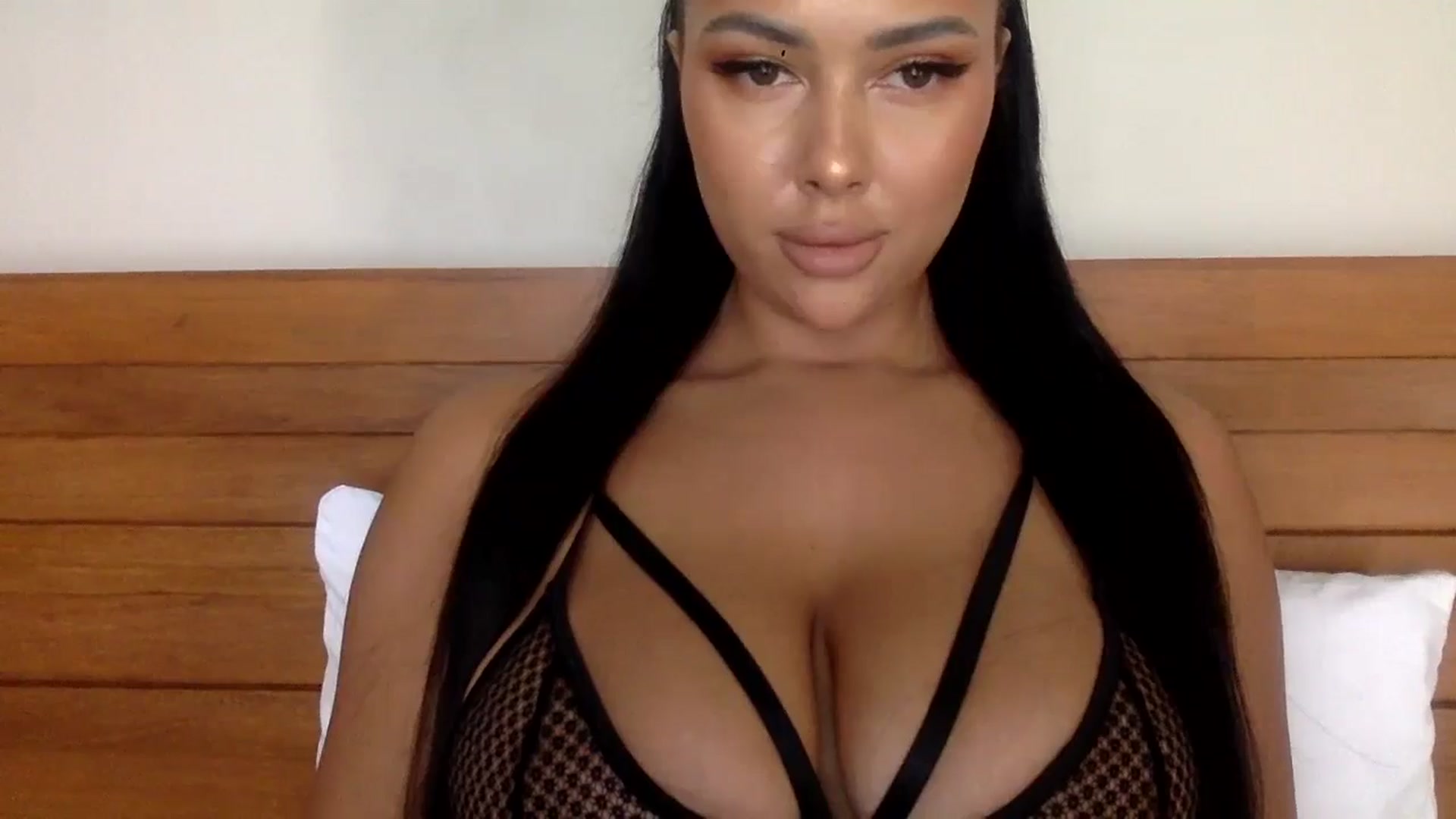 Gallery image thumbnail from Sweetyali's myfreecams stream on, 06/04/2024, 07:44 image 20 of 20