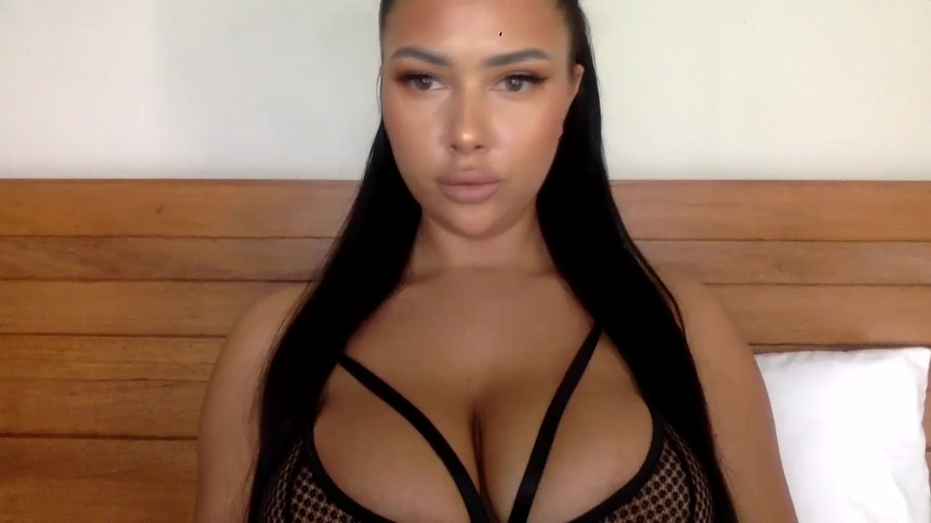 Gallery image thumbnail from Sweetyali's myfreecams stream on, 06/04/2024, 07:44 image 5 of 20