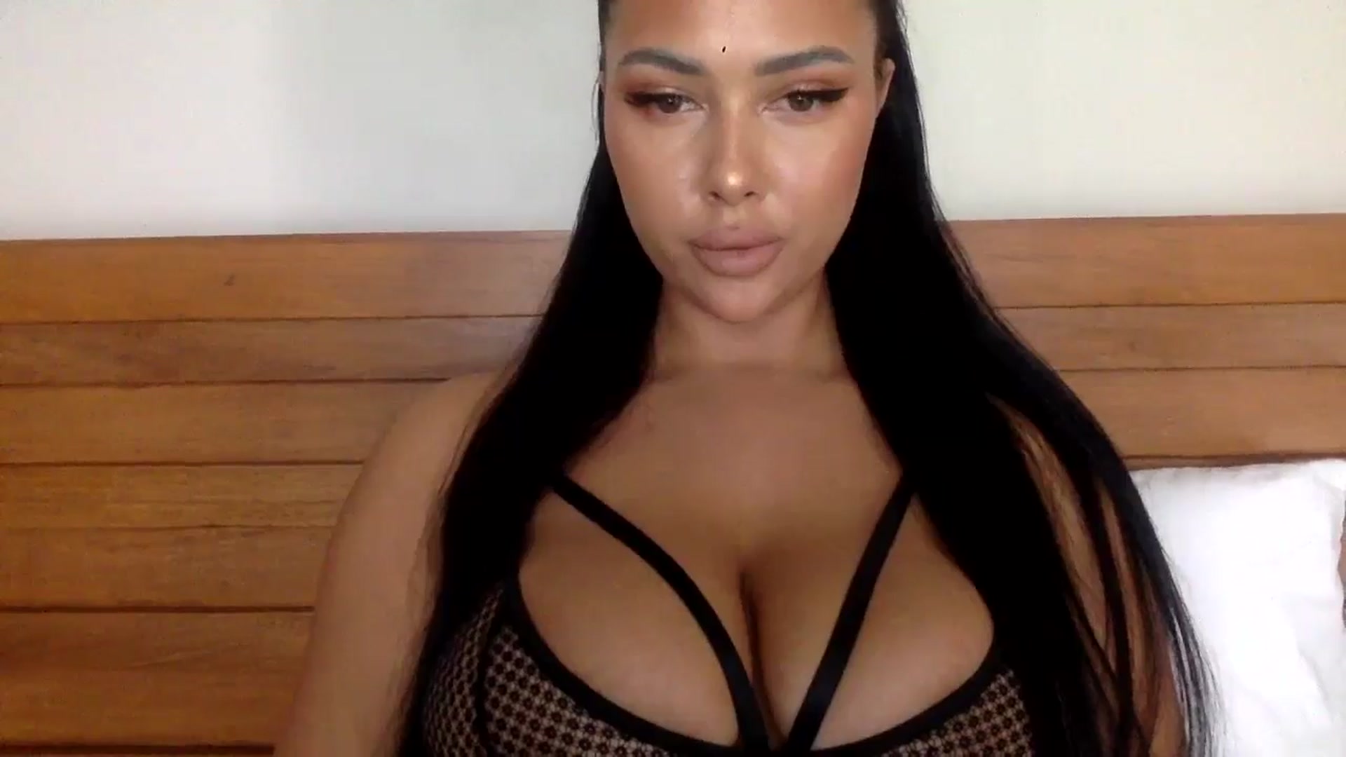 Gallery image thumbnail from Sweetyali's myfreecams stream on, 06/04/2024, 07:44 image 11 of 20