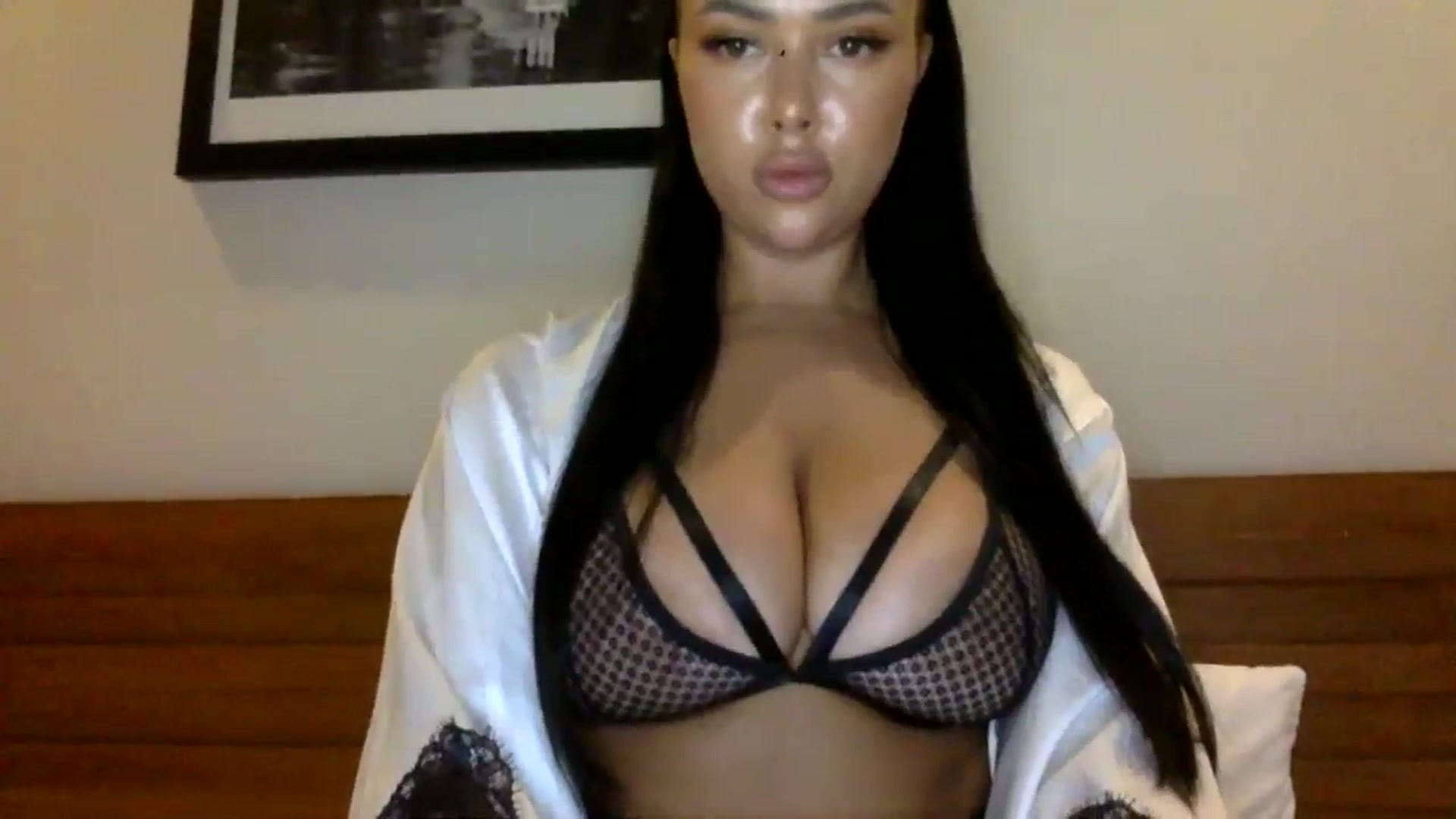 Gallery image thumbnail from Sweetyali's myfreecams stream on, 06/04/2024, 11:09 image 4 of 20